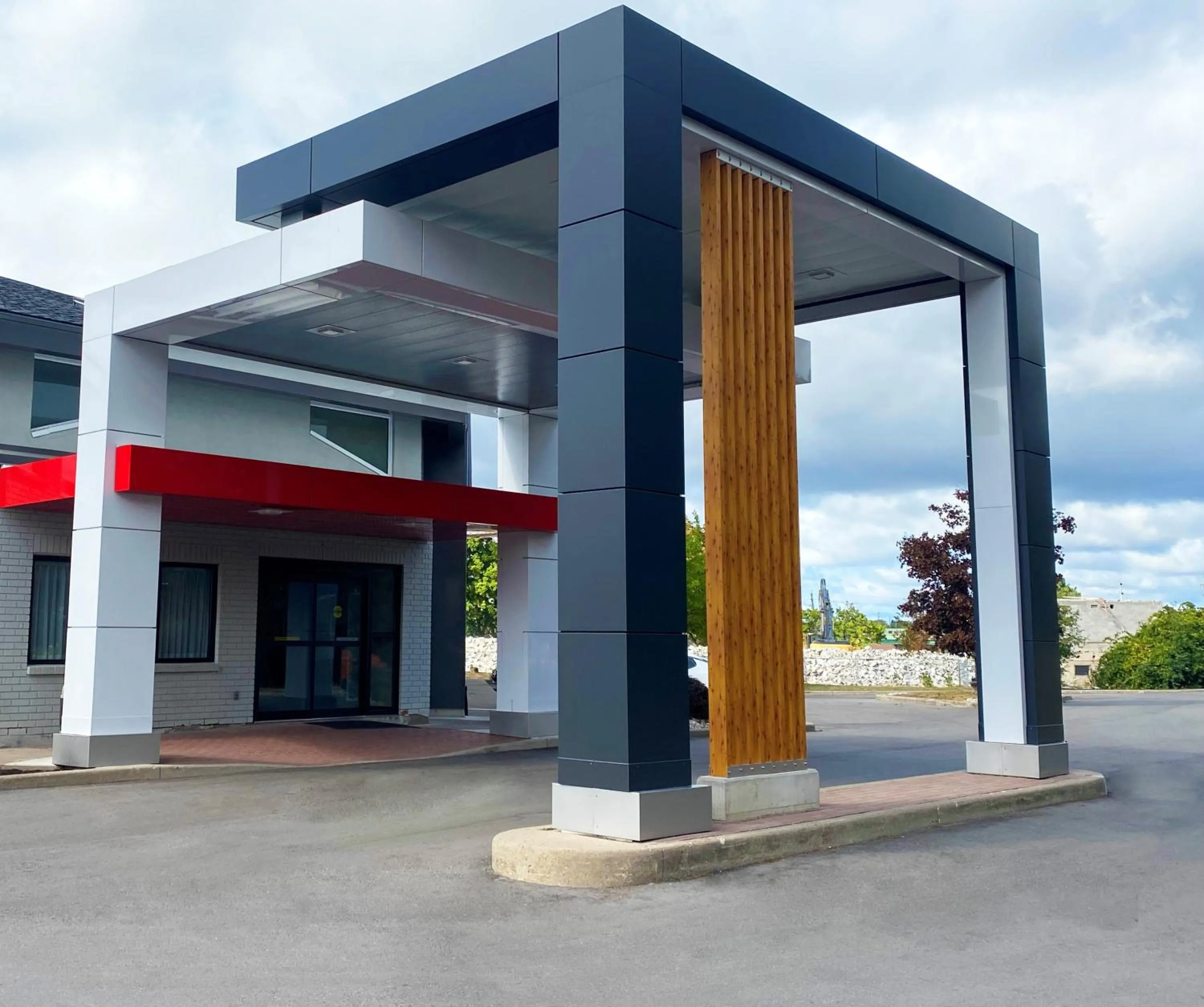 Property building in Comfort Inn South