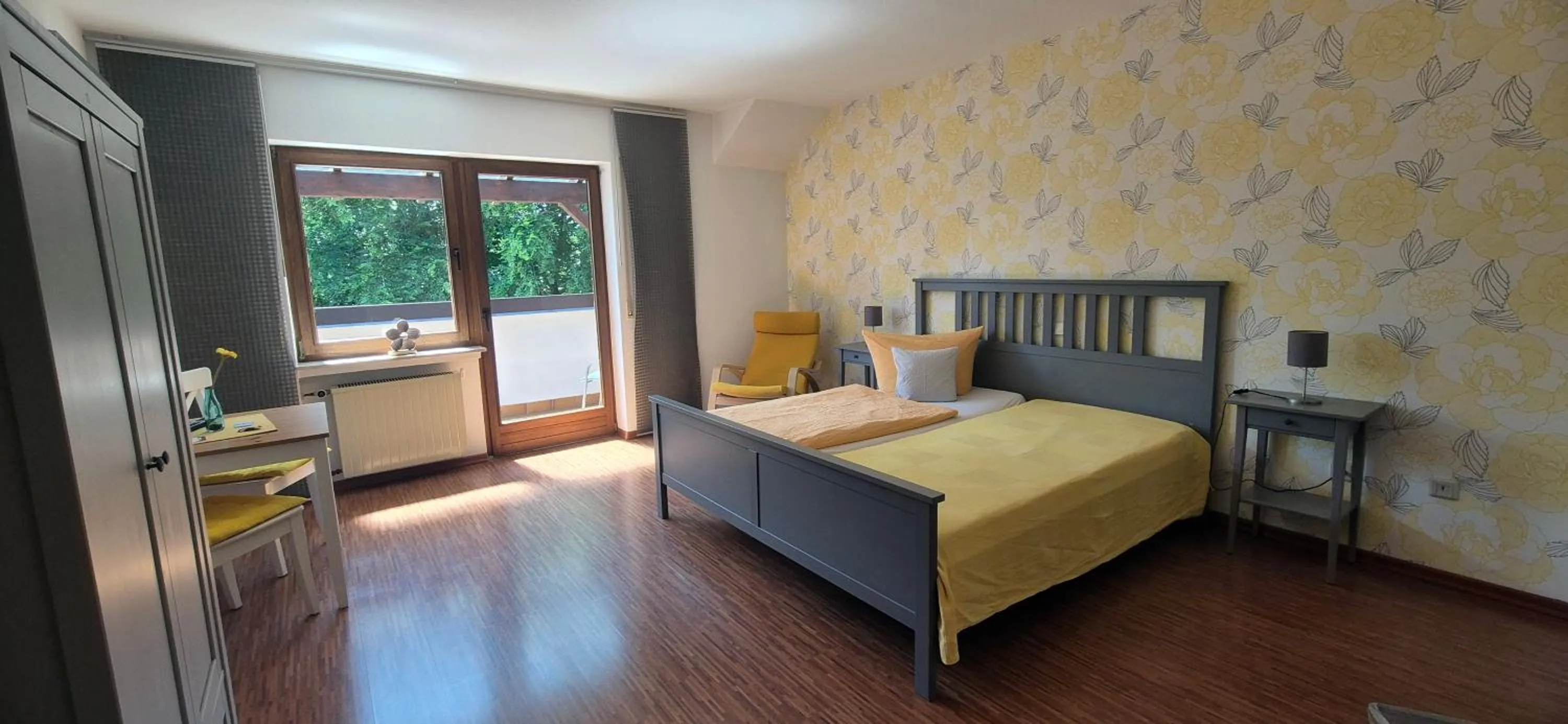 Photo of the whole room, Bed in Gasthof Schumacher Hotel garni