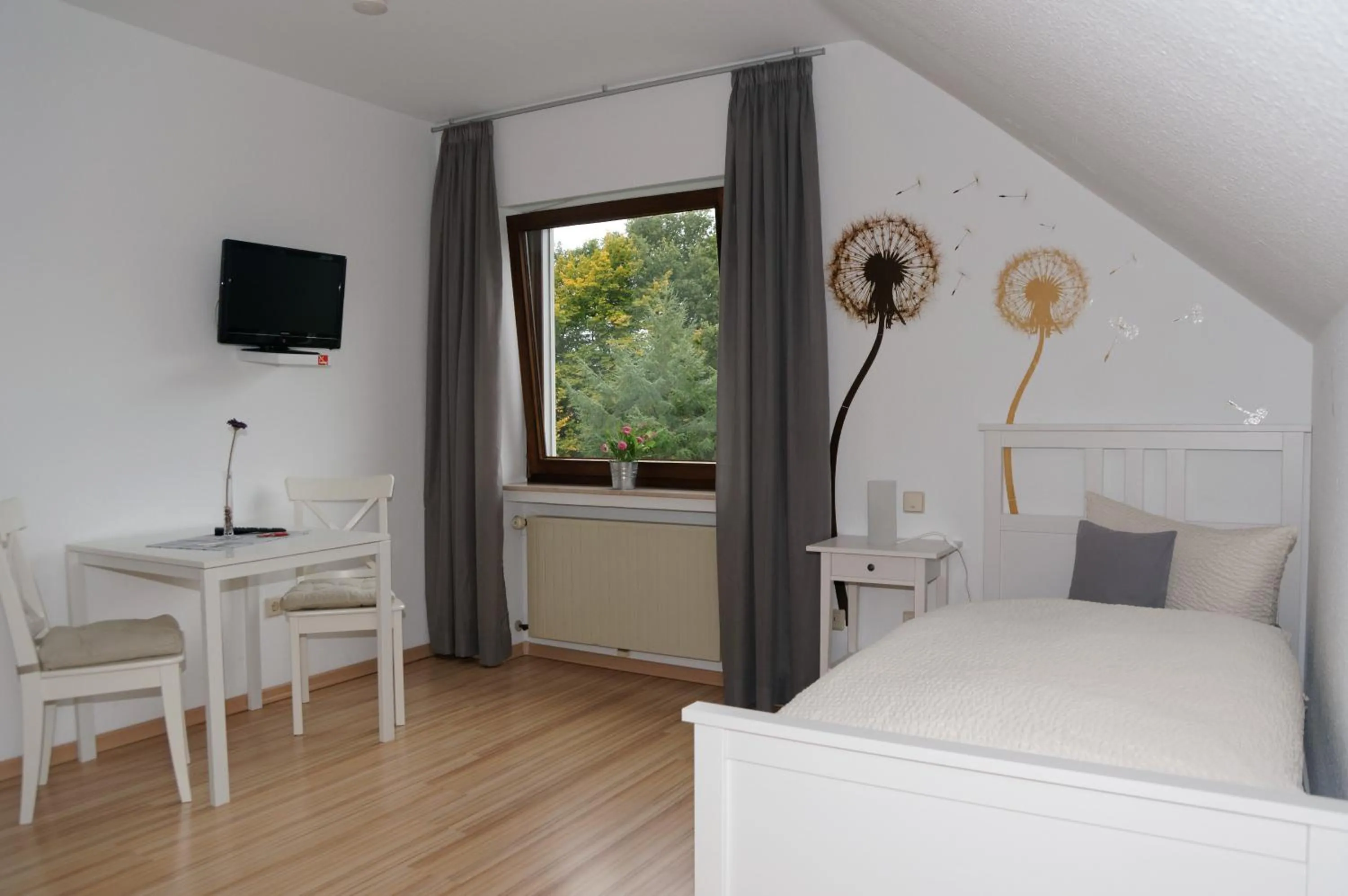 Photo of the whole room in Gasthof Schumacher Hotel garni