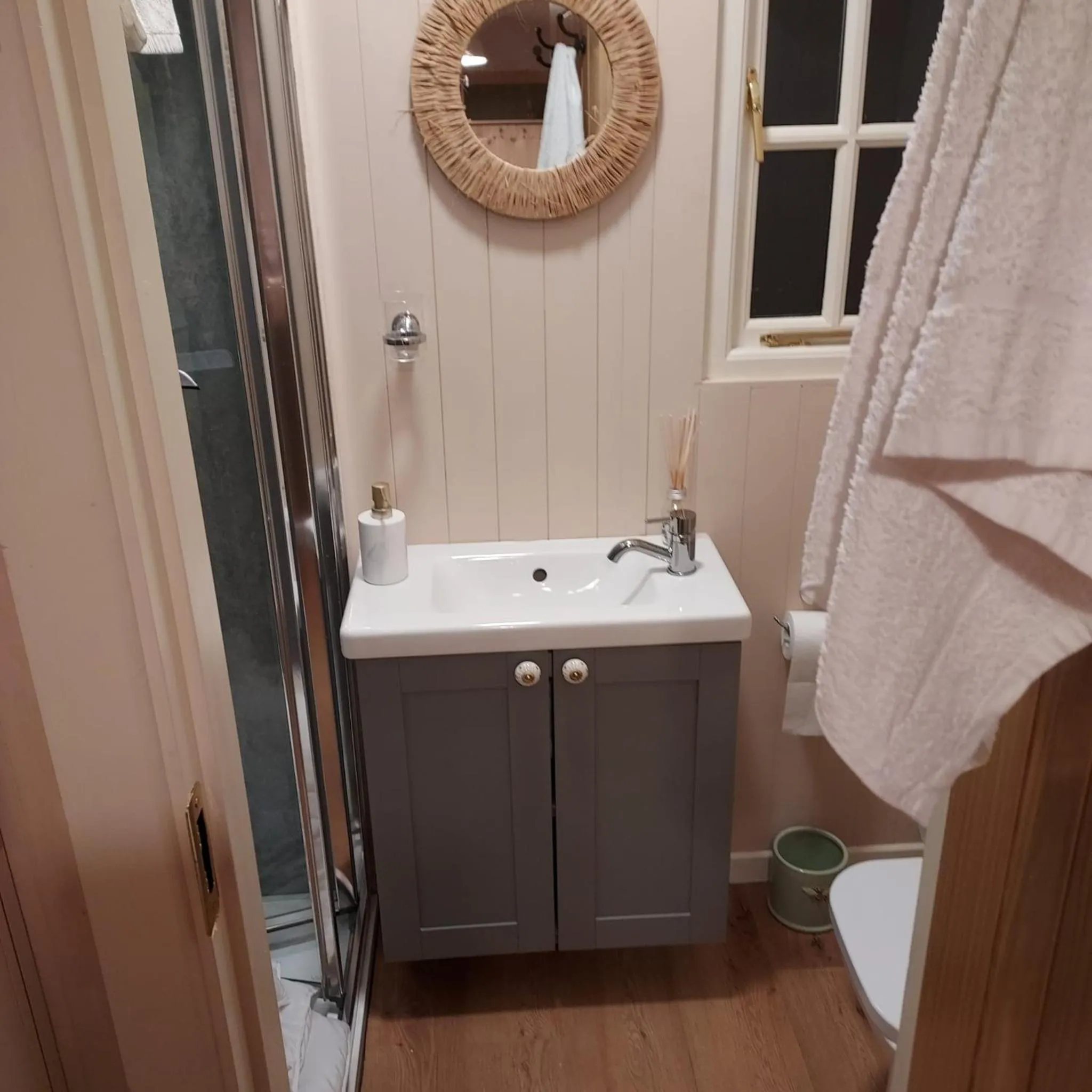 Abbeyview House B&B and Glamping