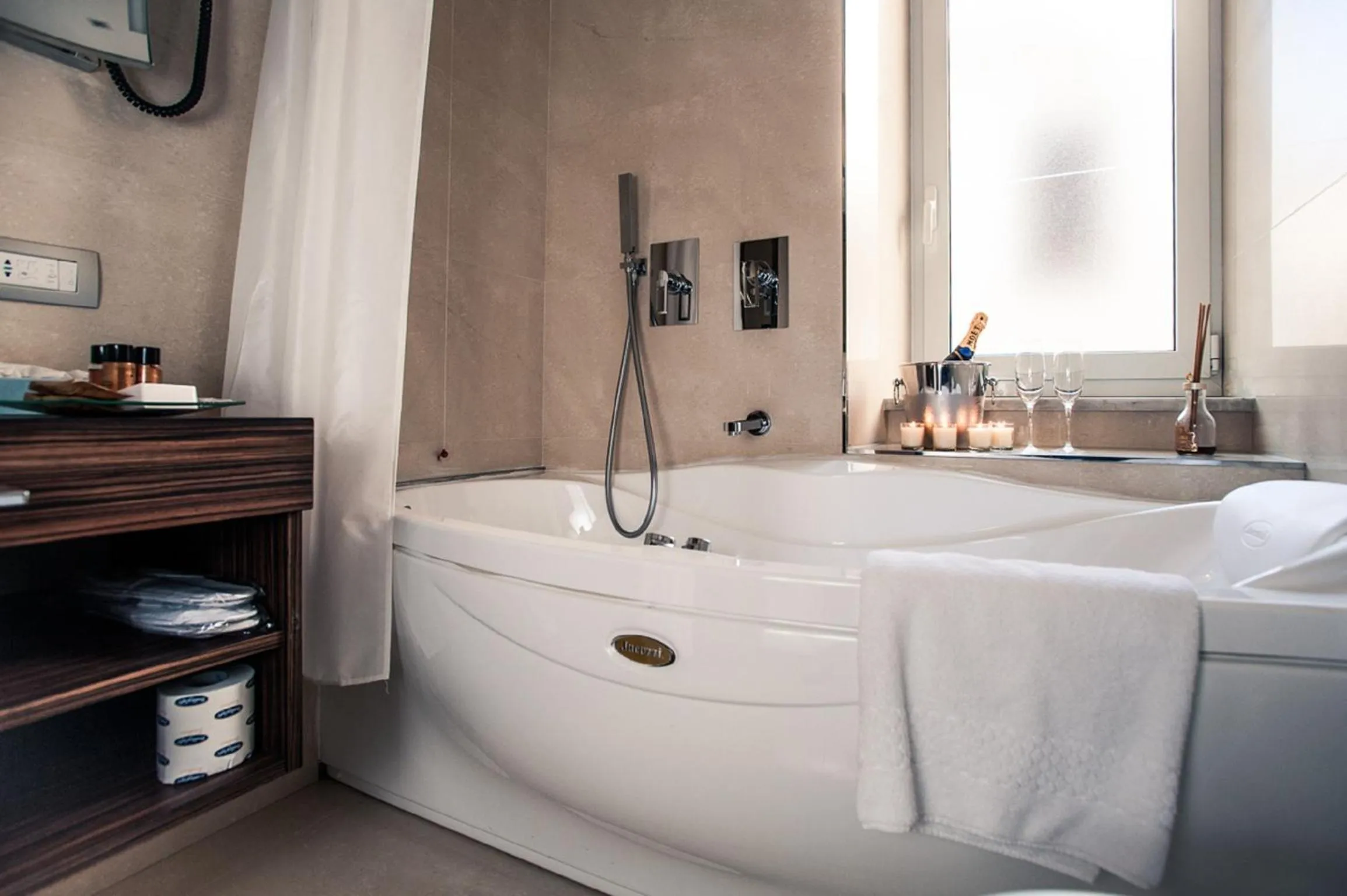 Bathroom in Maison Candia Luxury House