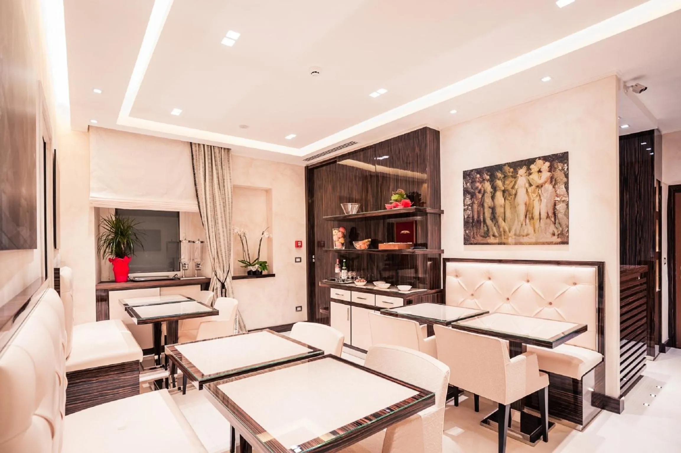 Restaurant/places to eat in Maison Candia Luxury House