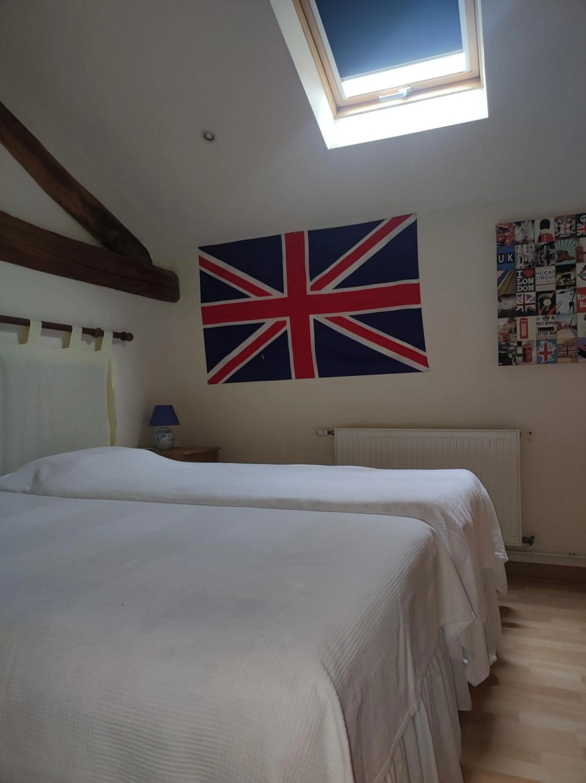 Bed in Douce France 82