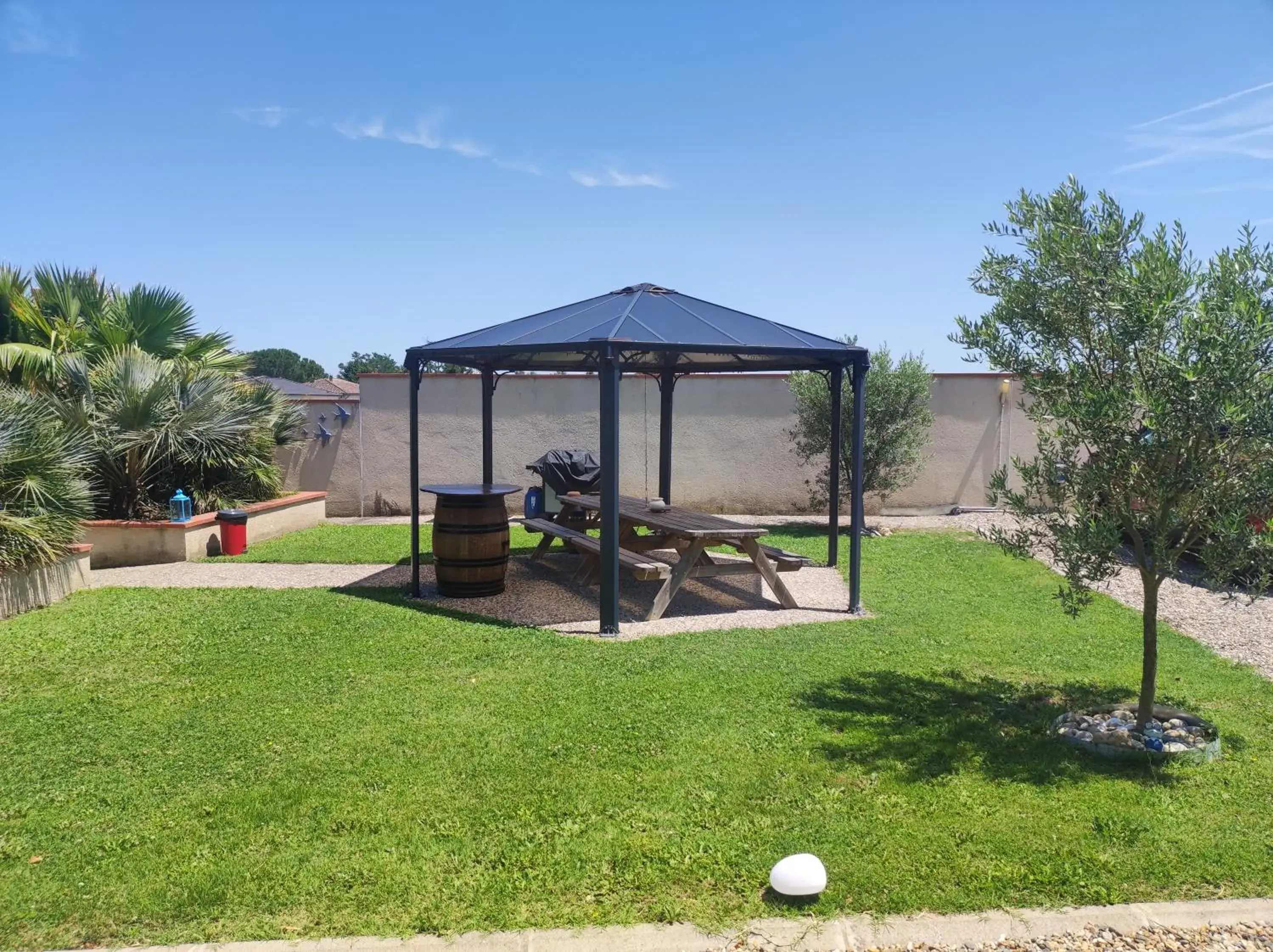 Double or Twin Room in Douce France 82 Double or Twin Room in Douce France 82