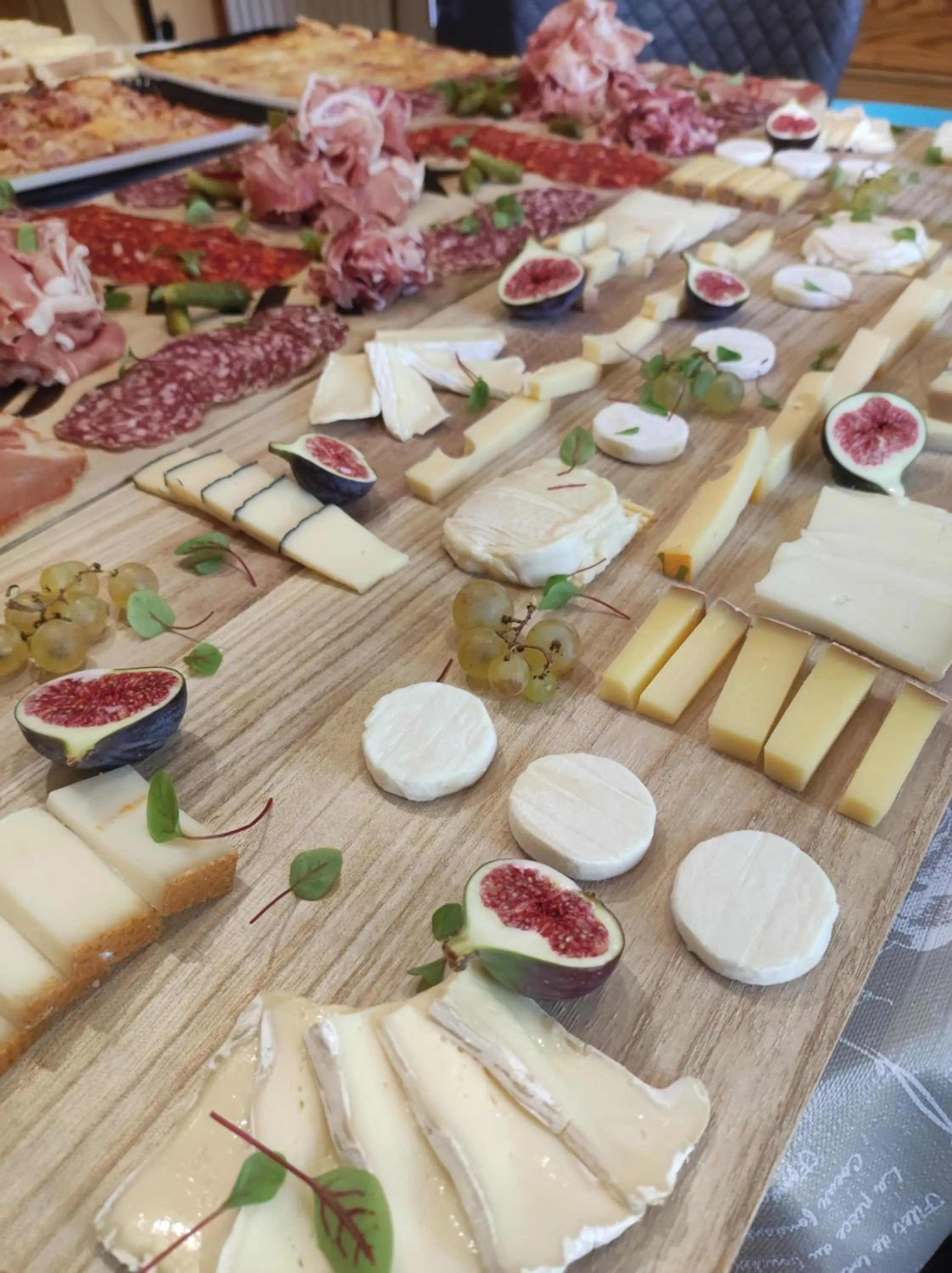 Restaurant/places to eat in Douce France 82