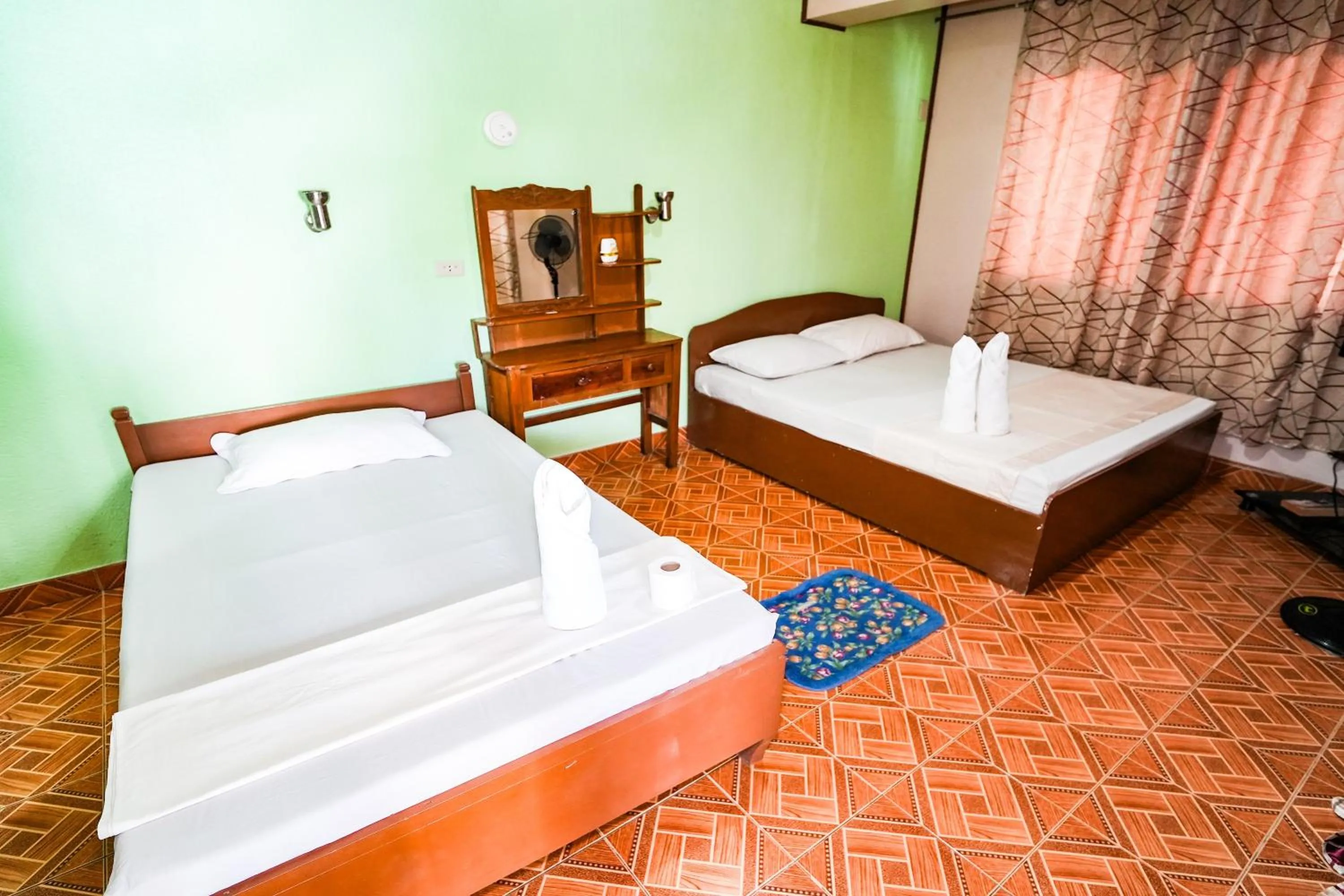 Bedroom, Bed in Gracias Inn Boracay