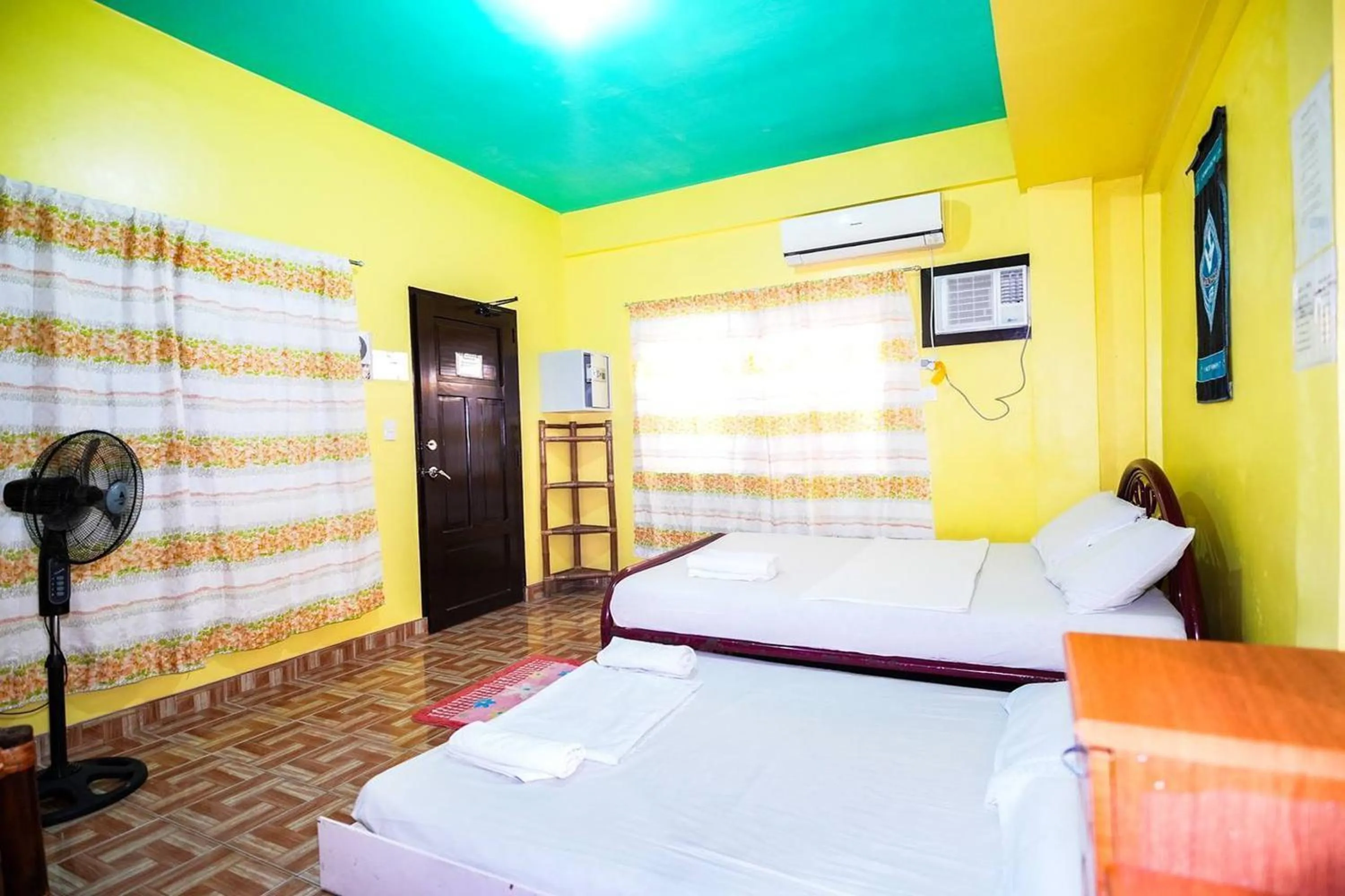 Bedroom, Bed in Gracias Inn Boracay