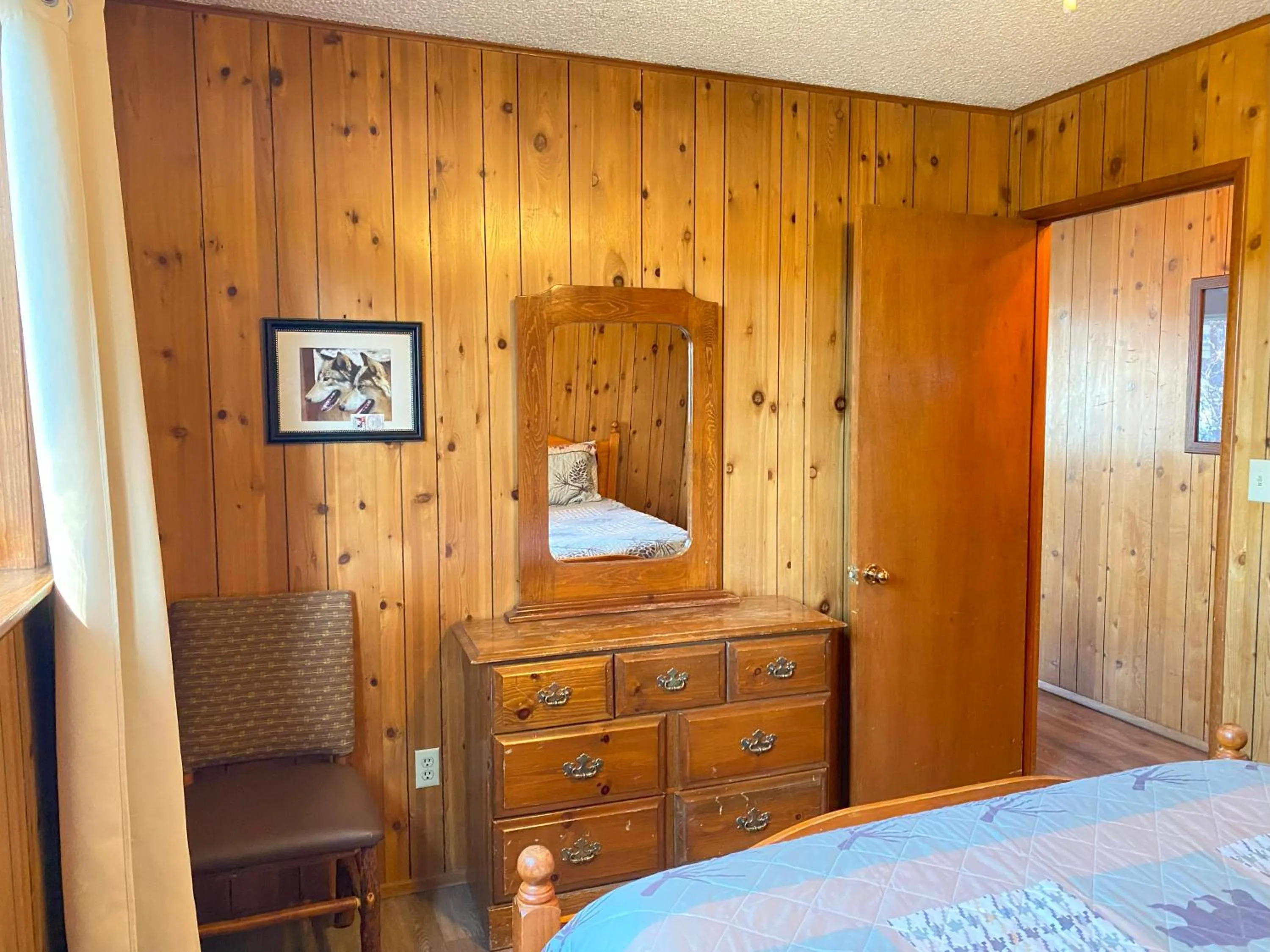 Bedroom, Bed in Blue Horizon Lodge