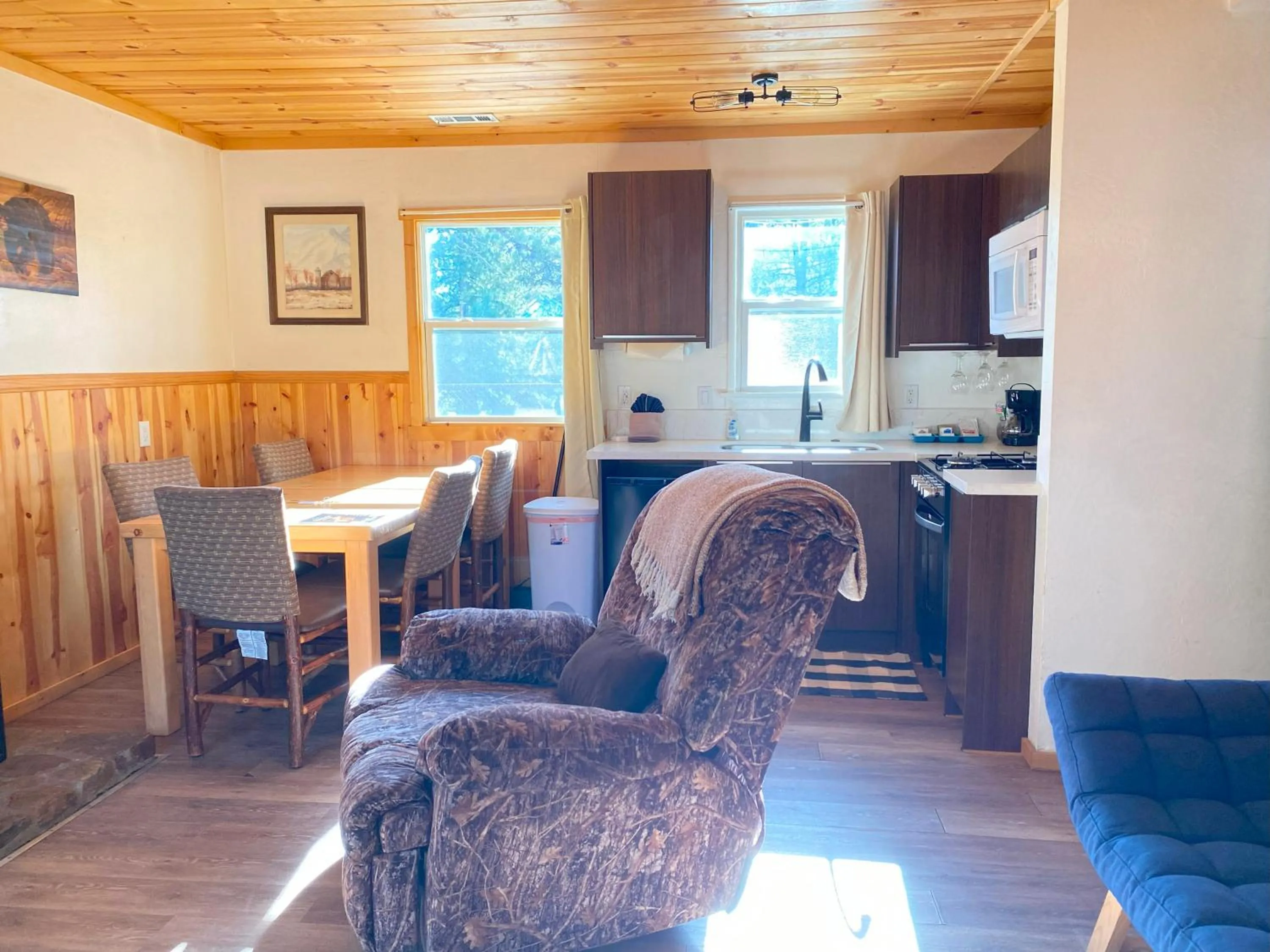 Living room in Blue Horizon Lodge