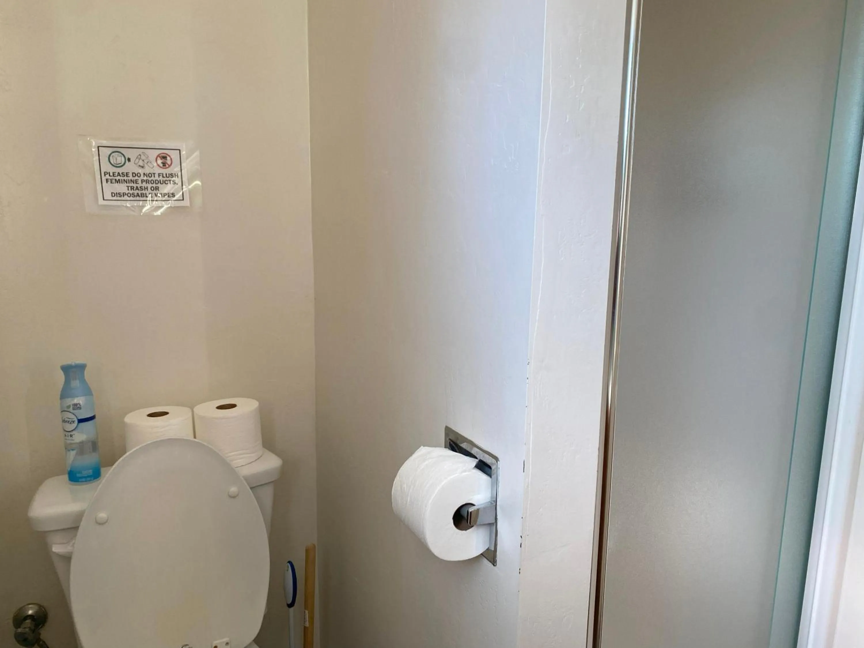 Toilet in Blue Horizon Lodge