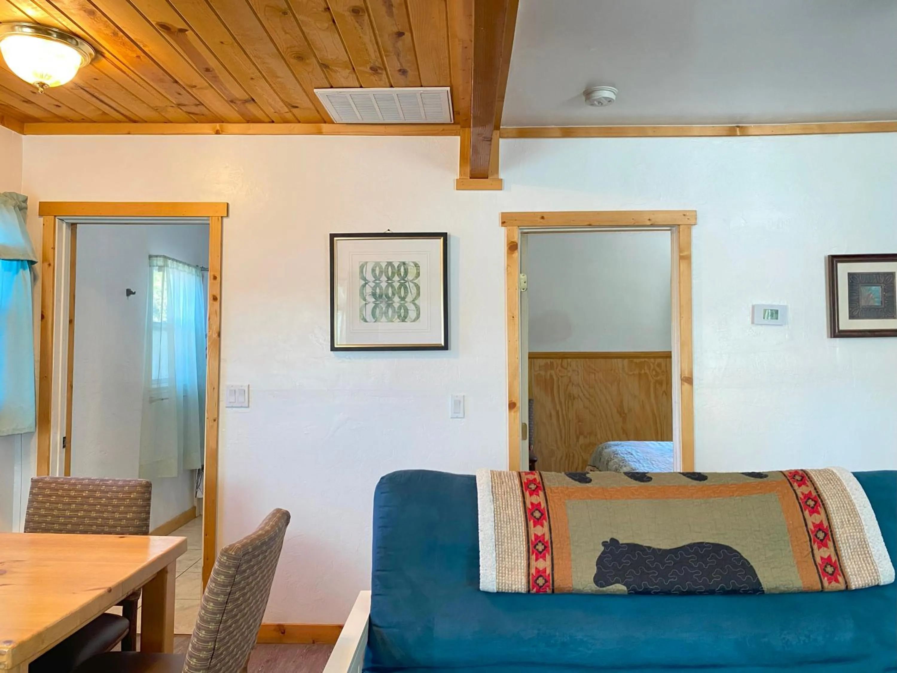 Living room in Blue Horizon Lodge