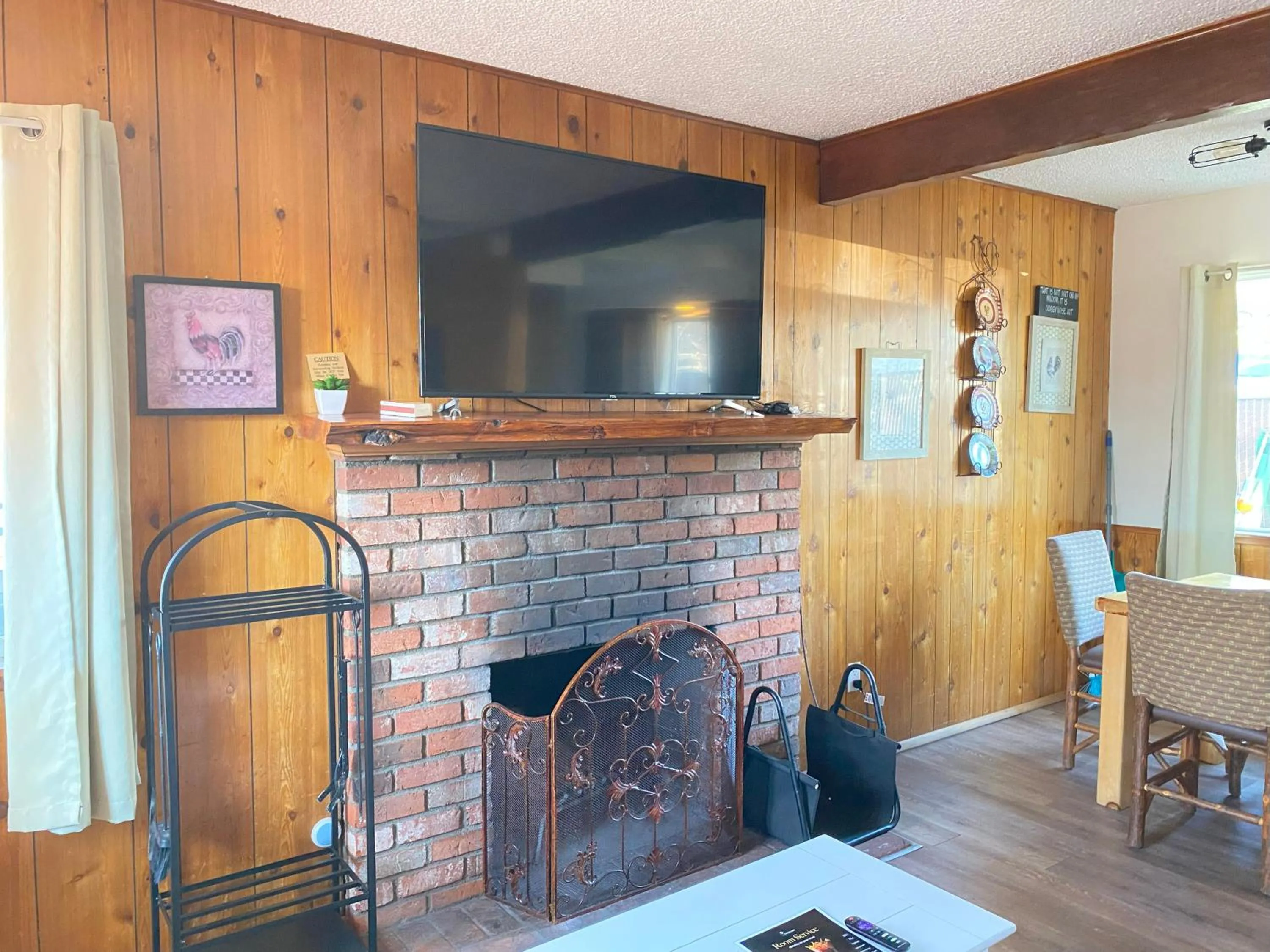 TV and multimedia in Blue Horizon Lodge