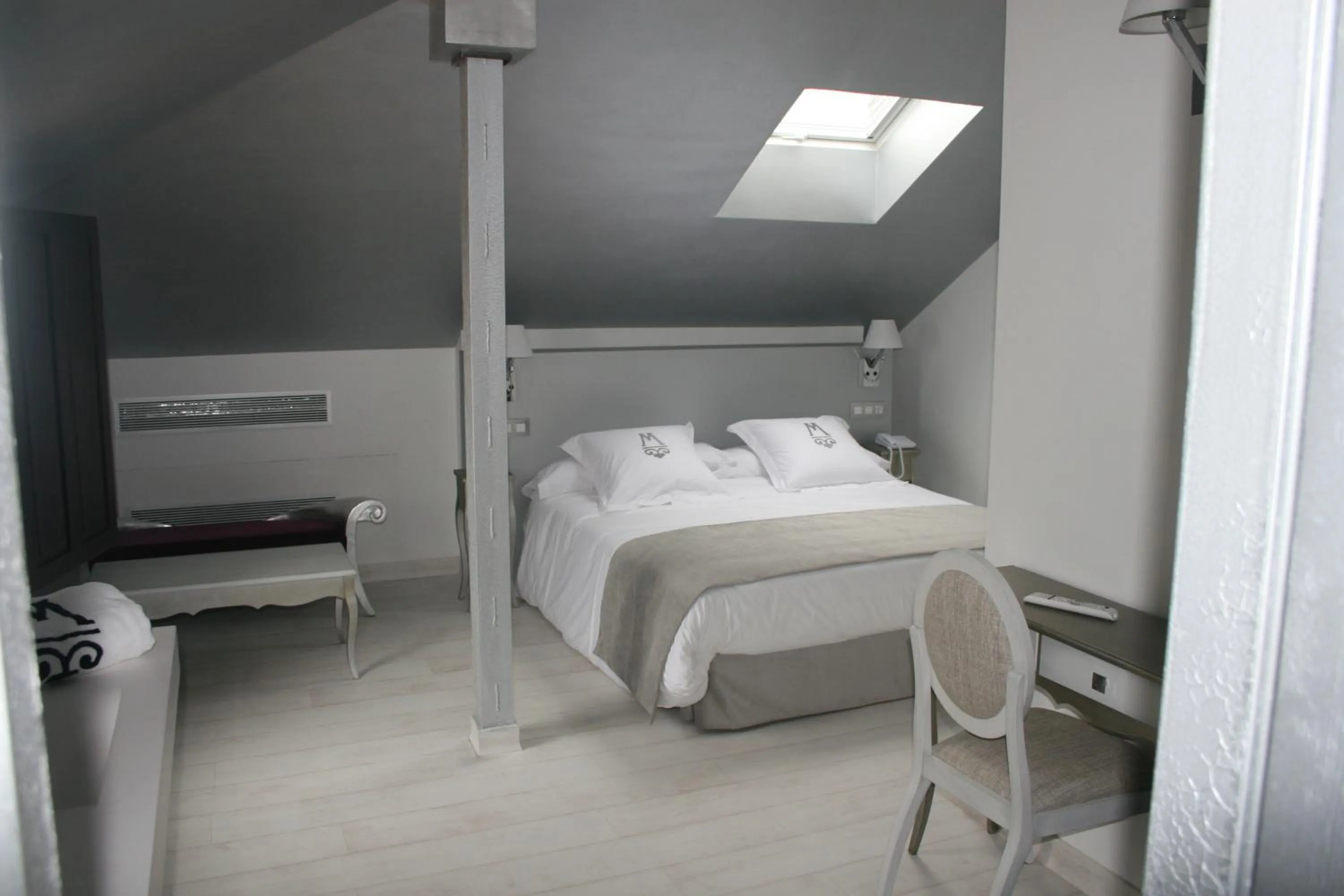 Decorative detail, Bed in La Casa del Médico Hotel Boutique