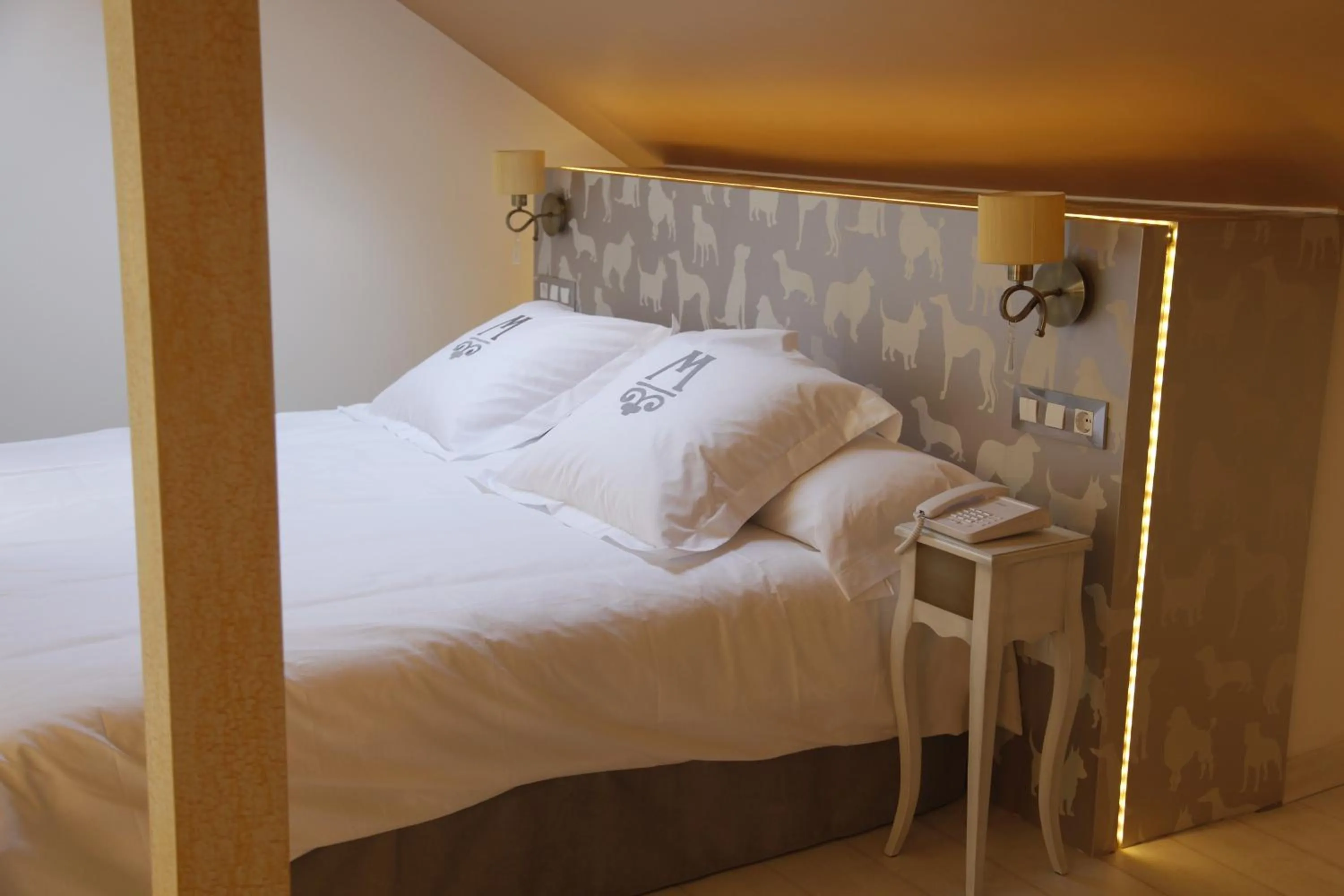 Decorative detail, Bed in La Casa del Médico Hotel Boutique