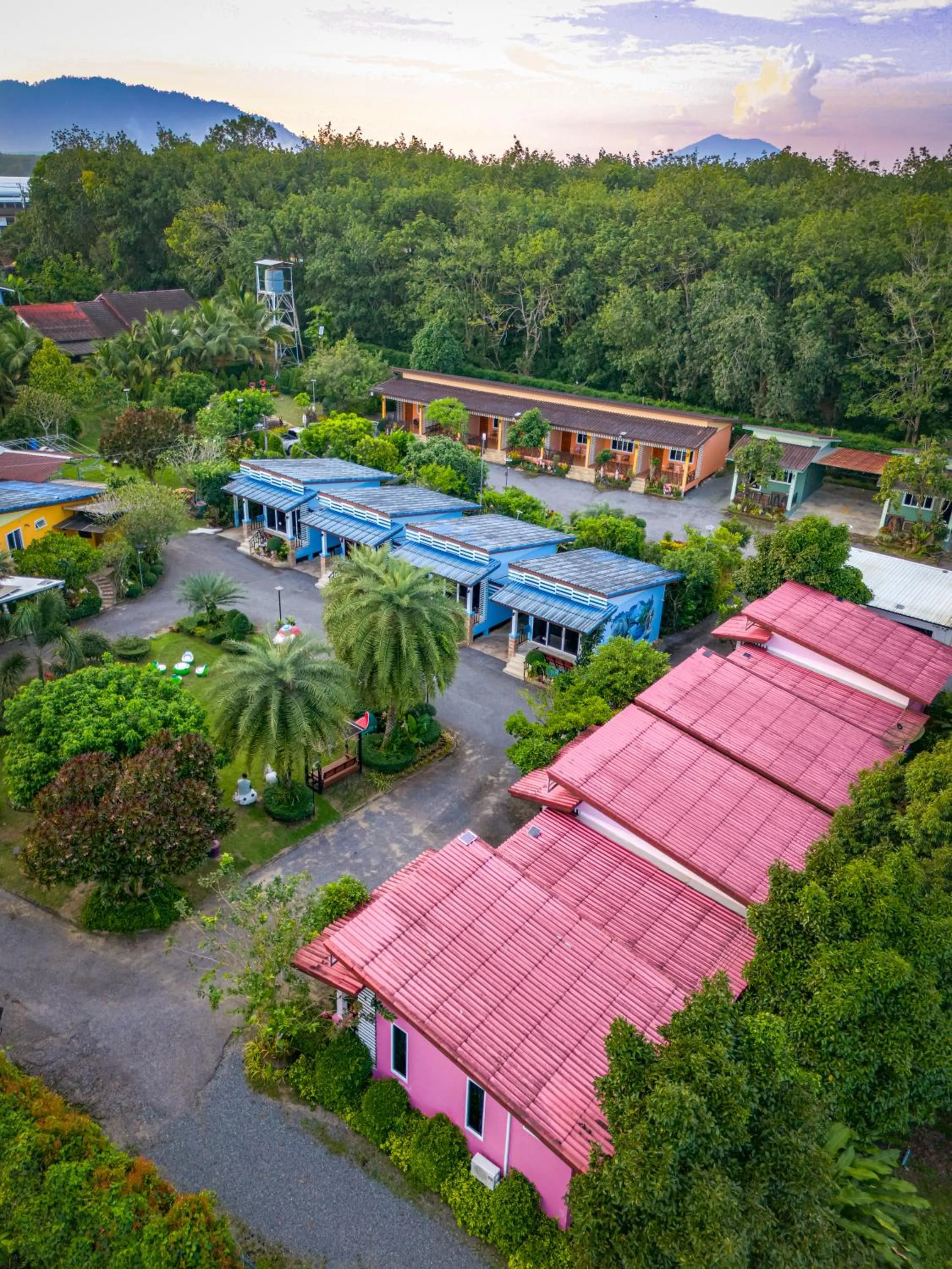 Property building in Baan Suan Mee Tang