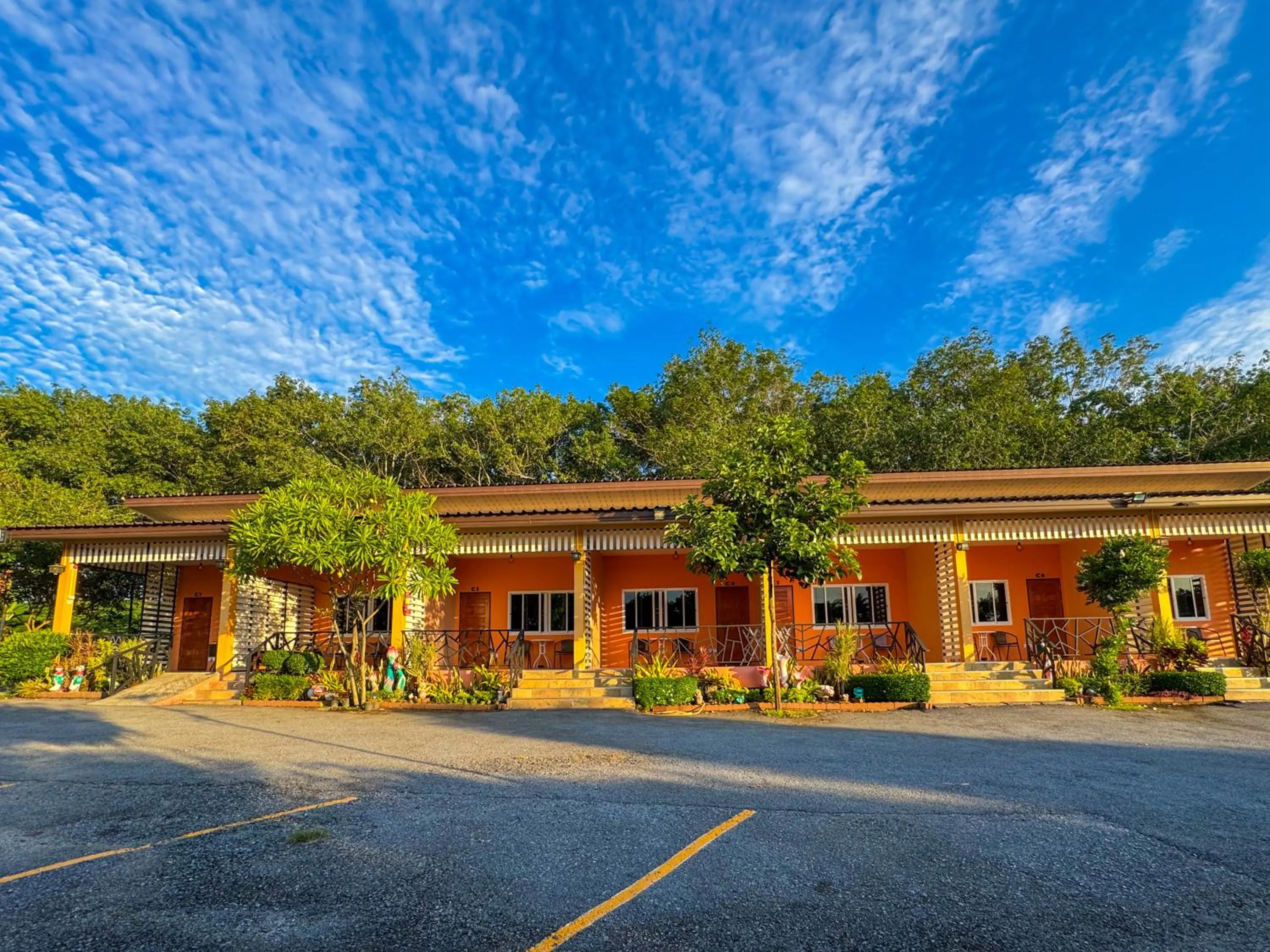 Property building in Baan Suan Mee Tang