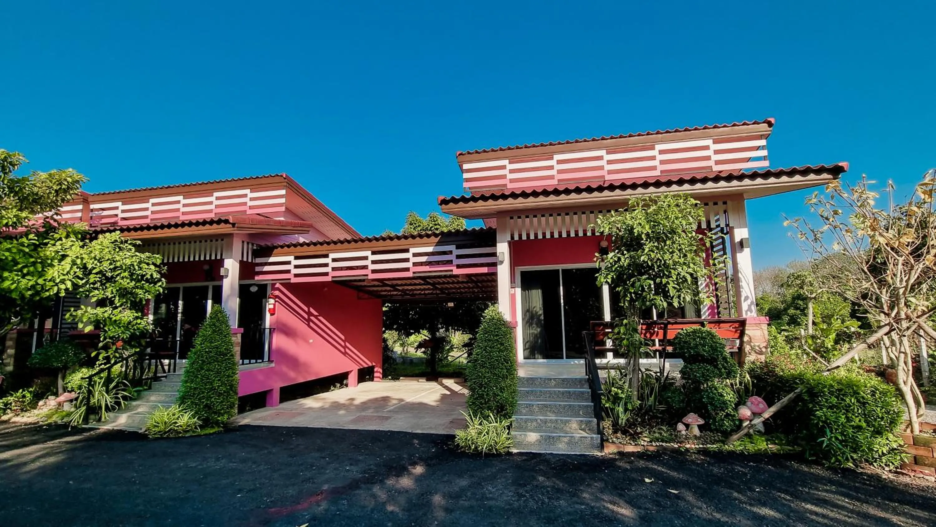 Property building in Baan Suan Mee Tang