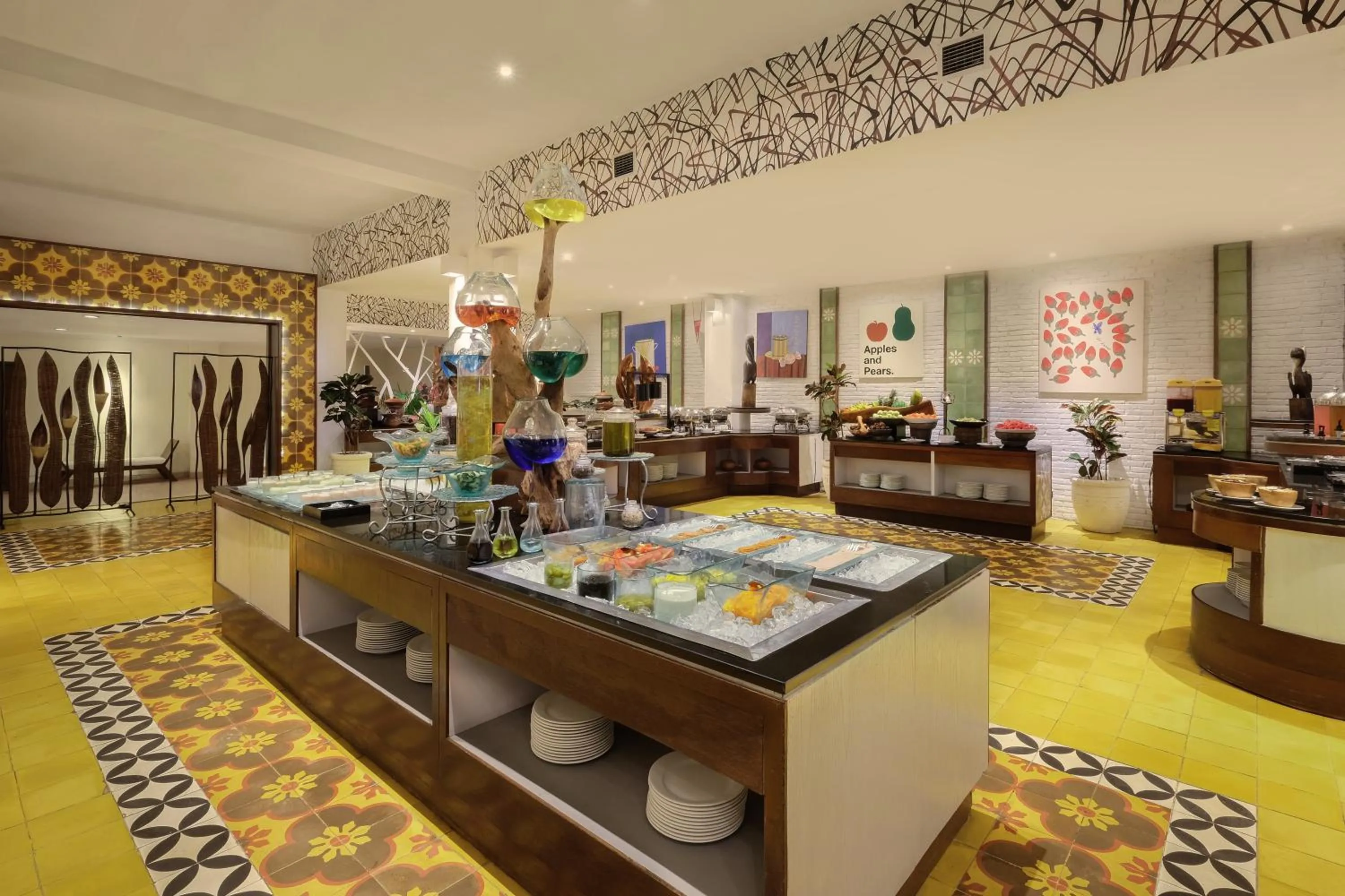 Restaurant/places to eat in Hotel Nikko Bali Benoa Beach