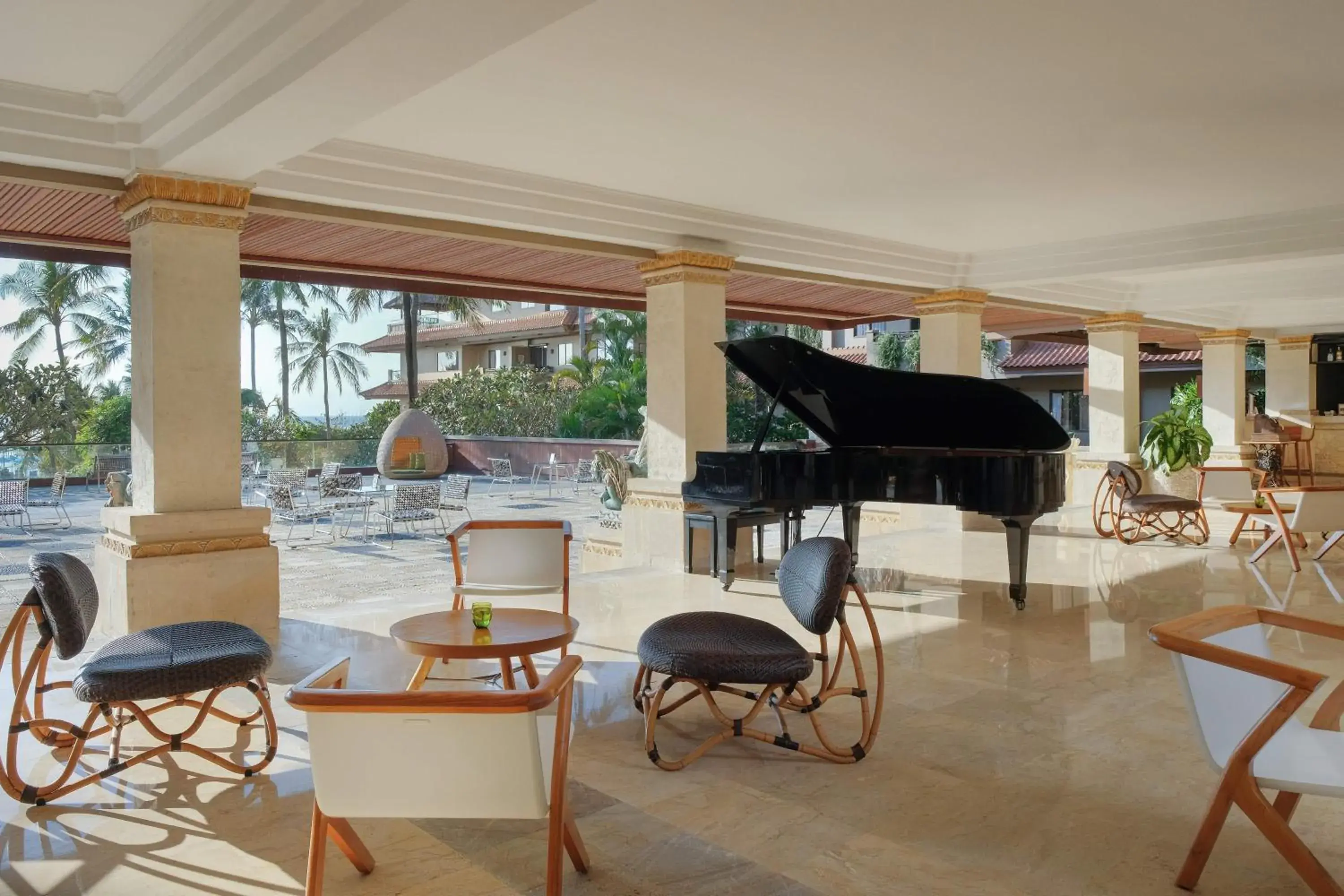 Lounge or bar in Hotel Nikko Bali Benoa Beach Lounge or bar in Hotel Nikko Bali Benoa Beach