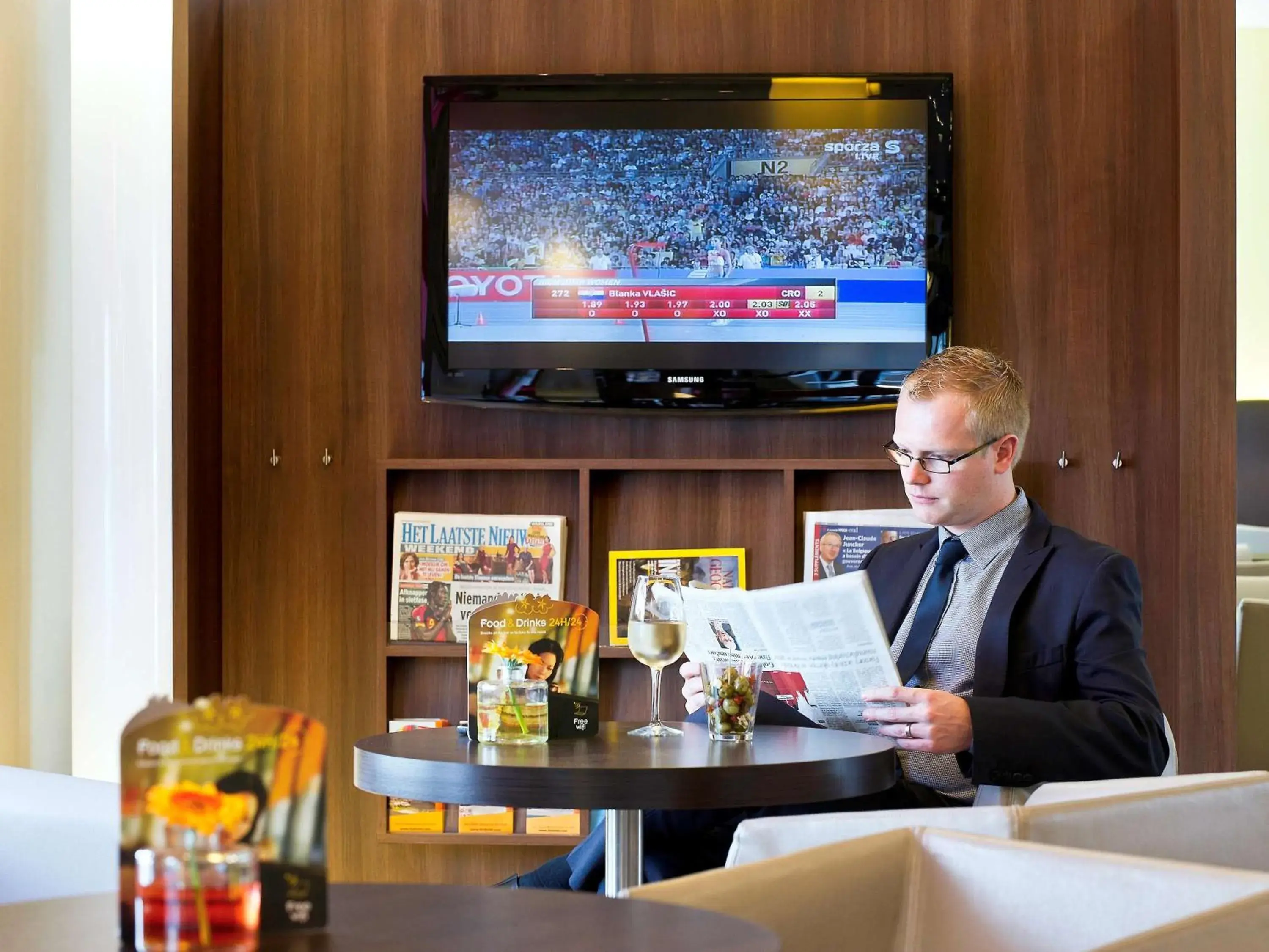 Lounge or bar in ibis Sint Niklaas Centrum Lounge or bar in ibis Sint Niklaas Centrum