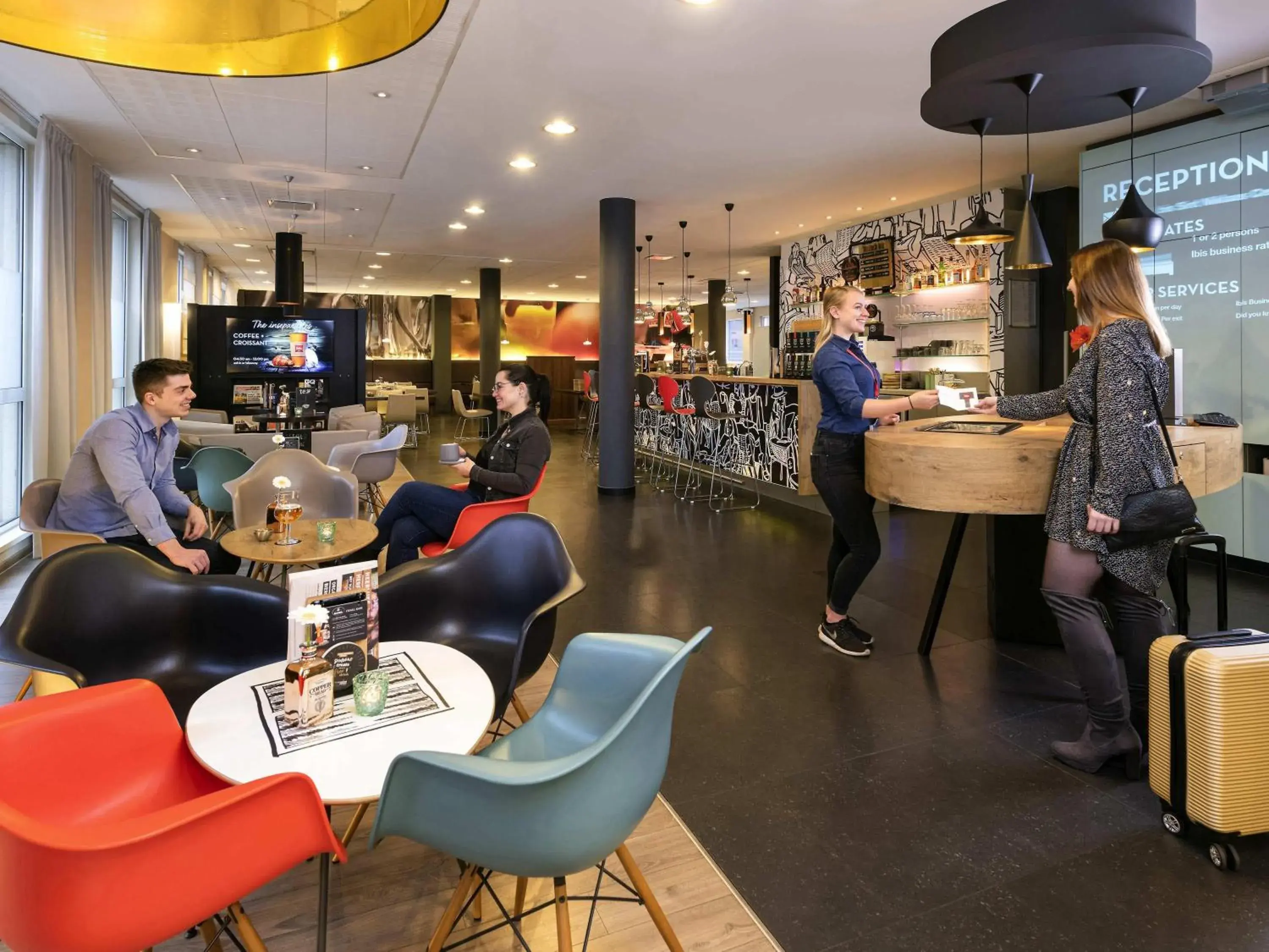 Lounge or bar in ibis Sint Niklaas Centrum Lounge or bar in ibis Sint Niklaas Centrum