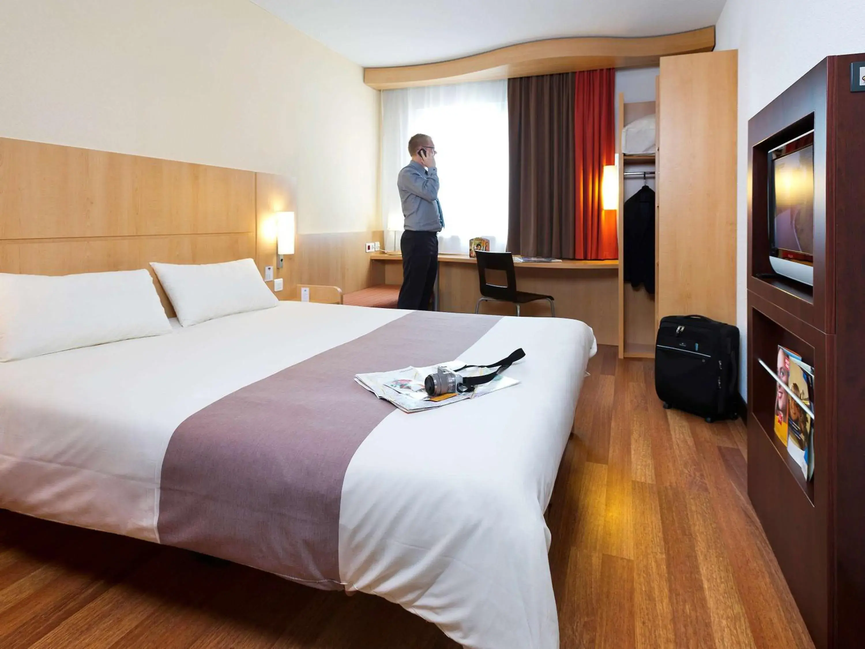 Photo of the whole room, Bed in ibis Sint Niklaas Centrum Photo of the whole room, Bed in ibis Sint Niklaas Centrum