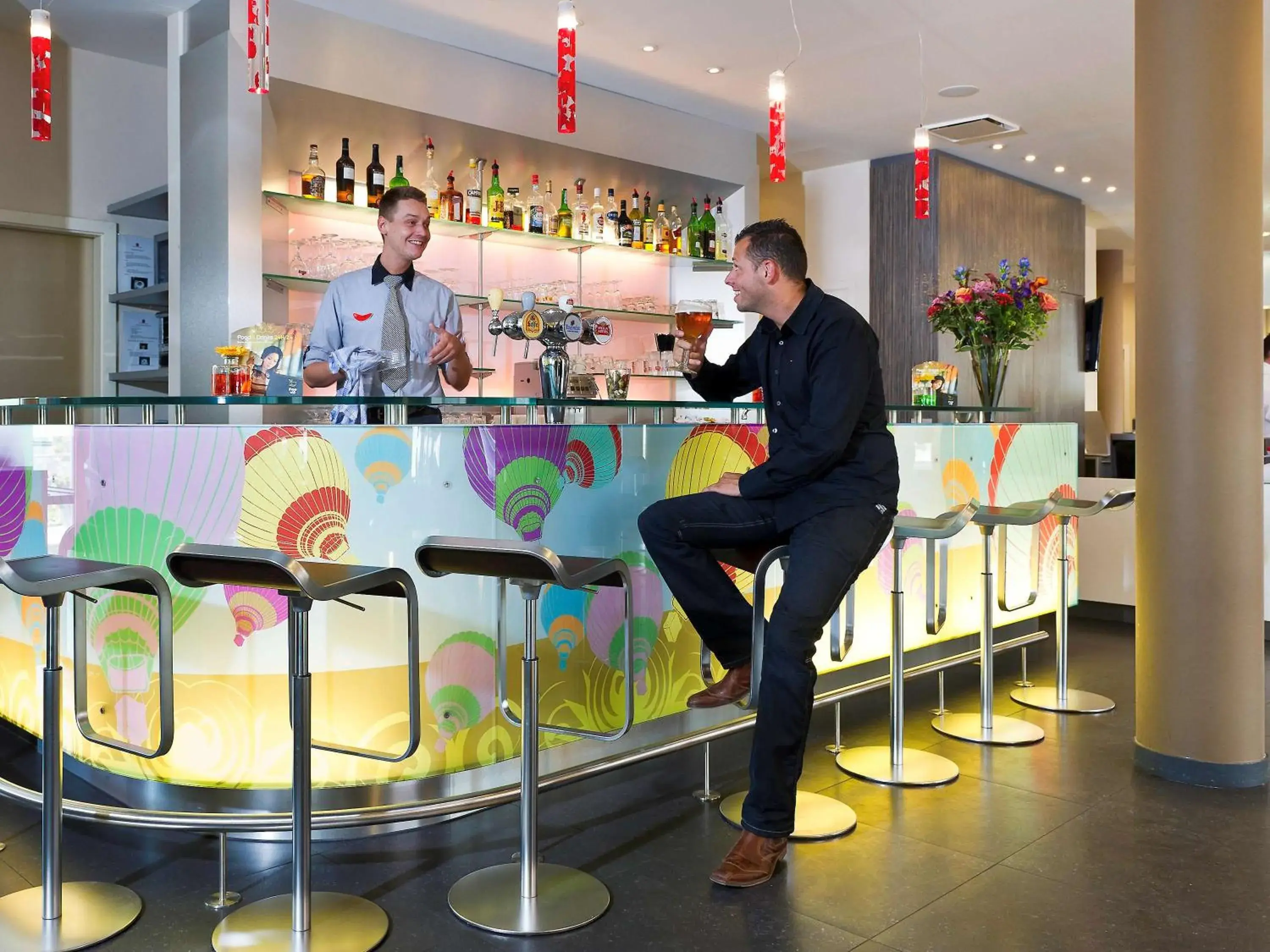 Lounge or bar in ibis Sint Niklaas Centrum Lounge or bar in ibis Sint Niklaas Centrum