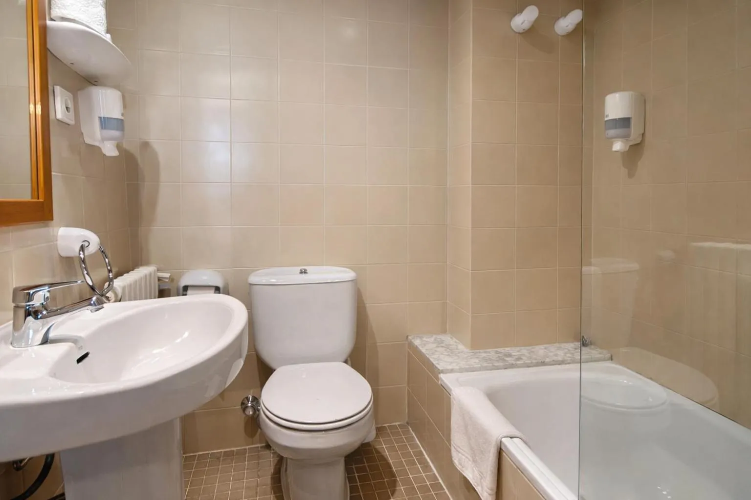 Bathroom in La Posada d'Àneu by RdA Hotels