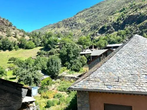 Suite with Hot Tub in La Posada d'Àneu by RdA Hotels Suite with Hot Tub in La Posada d'Àneu by RdA Hotels