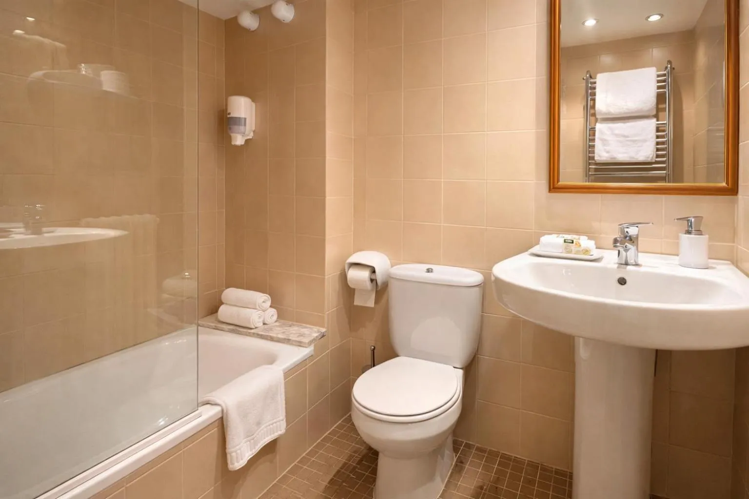 Bathroom in La Posada d'Àneu by RdA Hotels