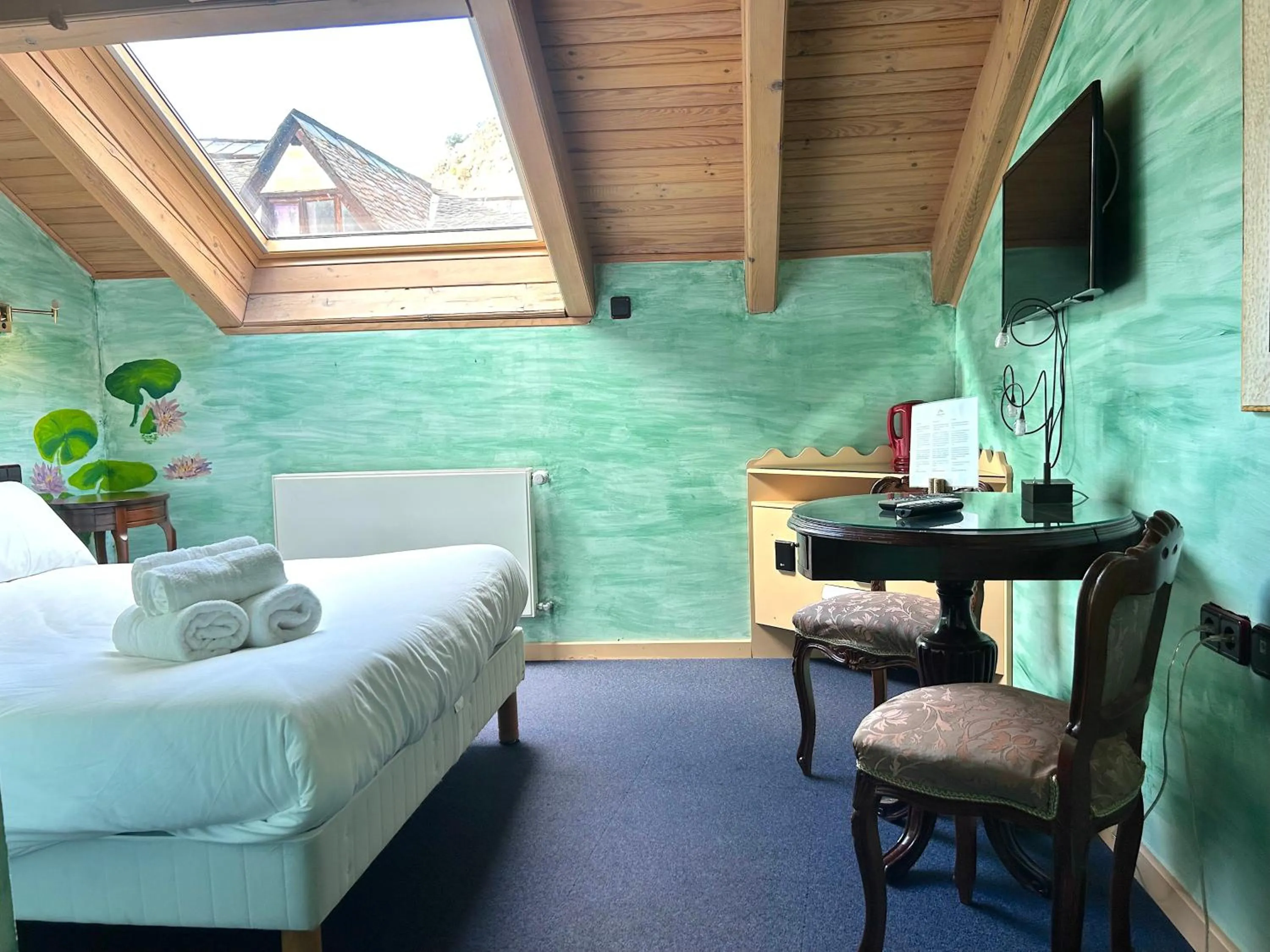 Photo of the whole room in La Posada d'Àneu by RdA Hotels