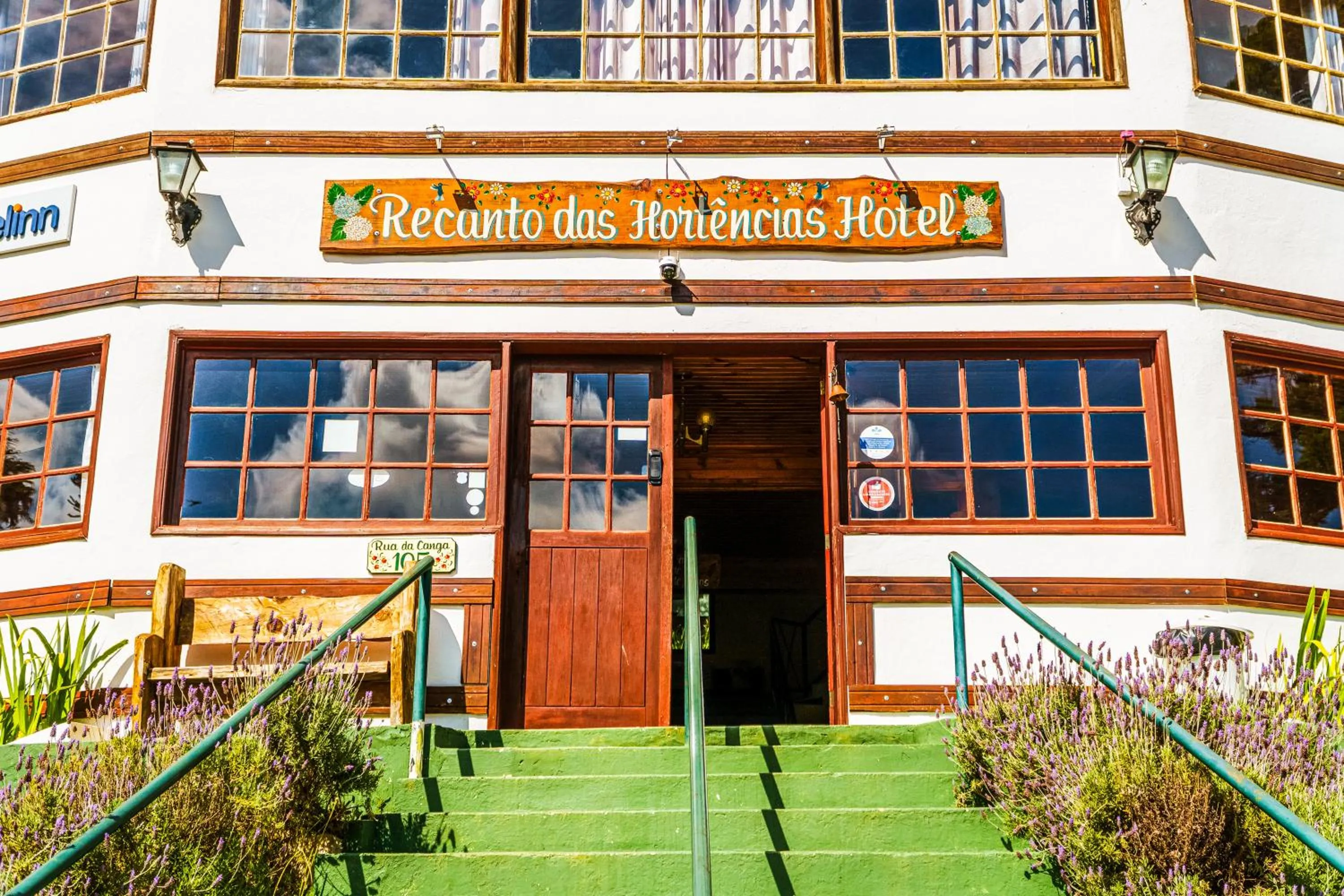 Property building in VELINN Recanto das Hortencias Hotel