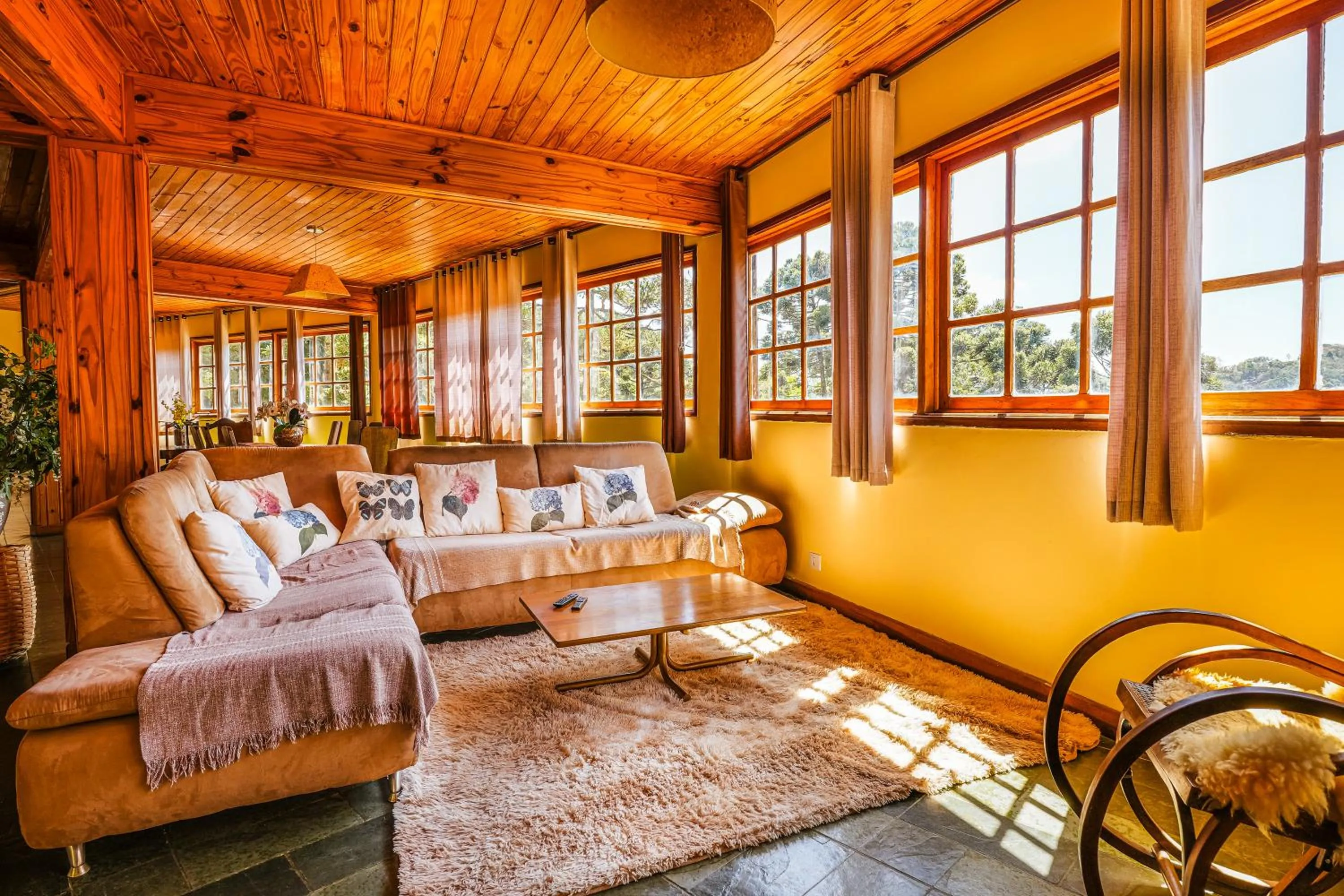 Seating area in VELINN Recanto das Hortencias Hotel