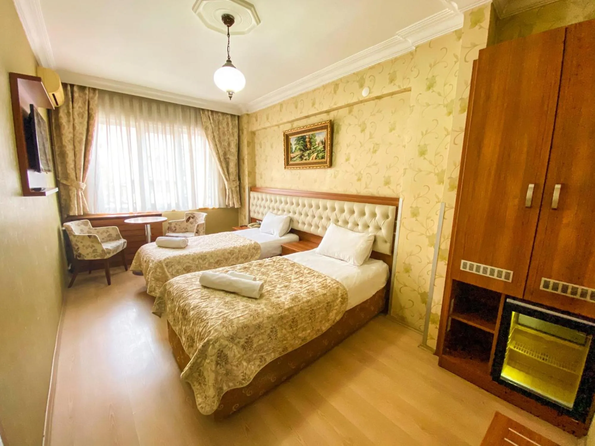 Photo of the whole room, Bed in Mekke Hotel Istanbul