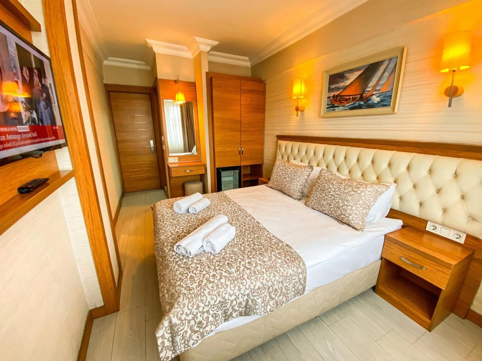 Photo of the whole room, Bed in Mekke Hotel Istanbul