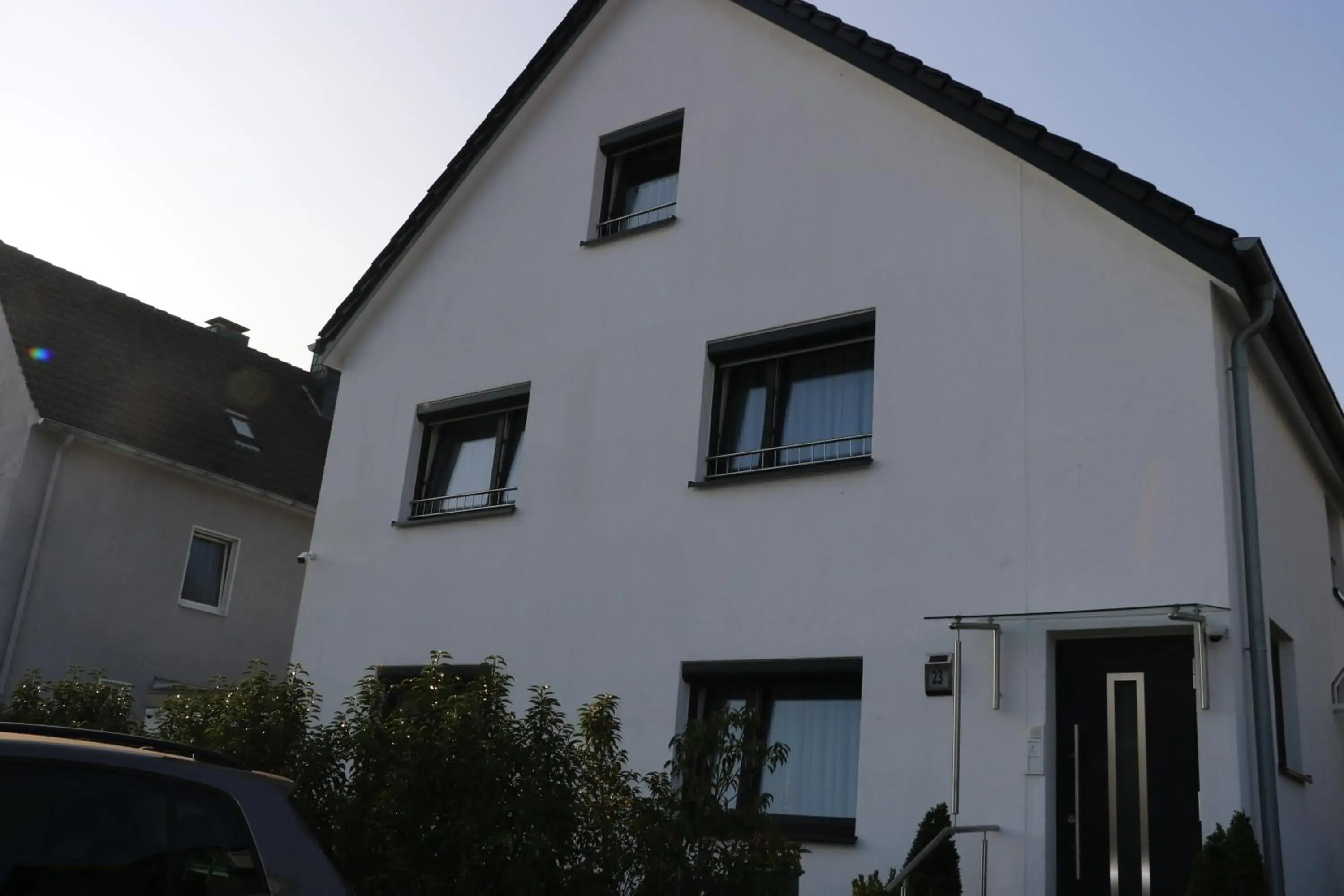 Rooms in Düsseldorf near the Airport/Fair Rooms in Düsseldorf near the Airport/Fair