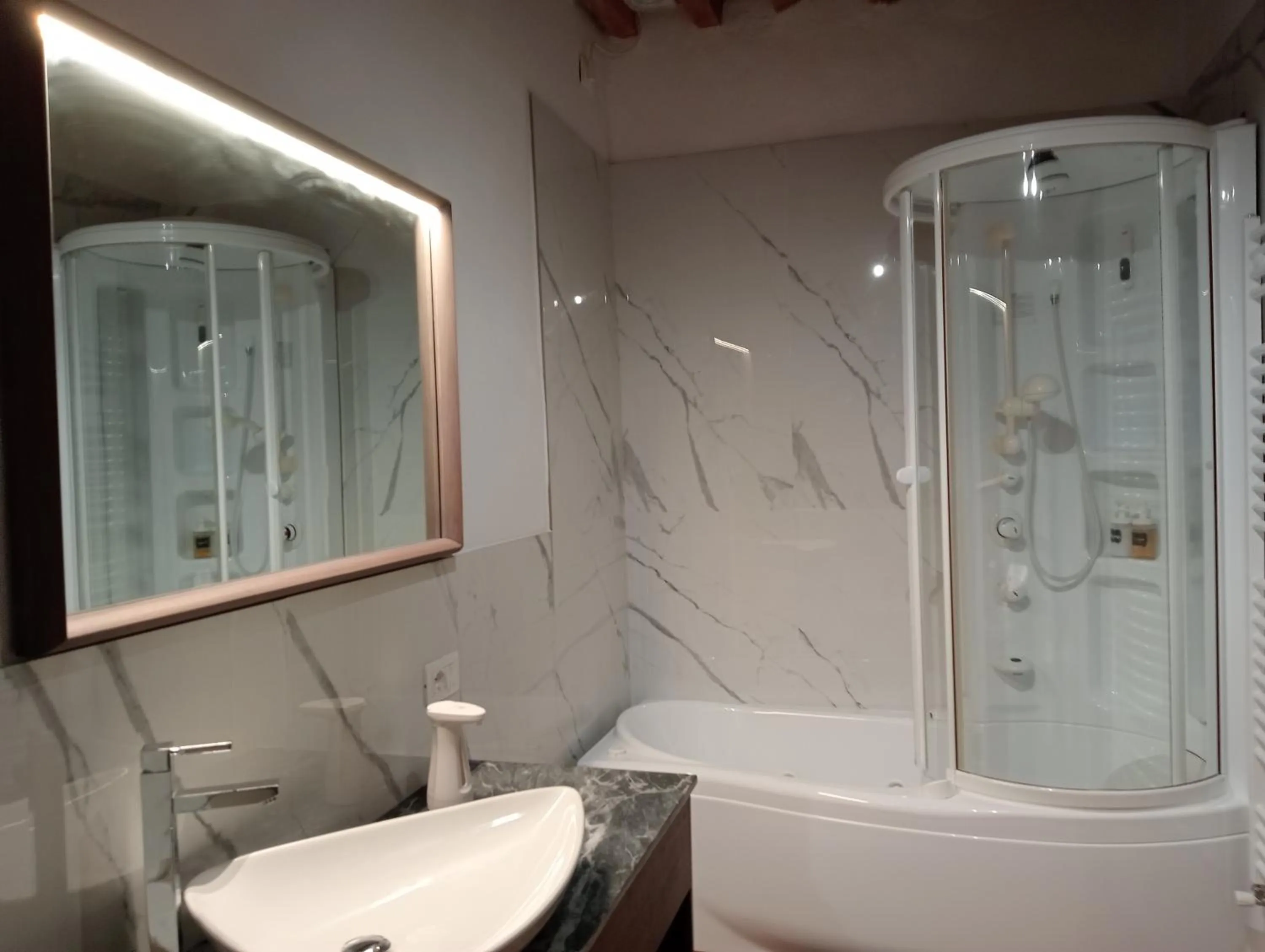 Shower in B&B A Casa Mia