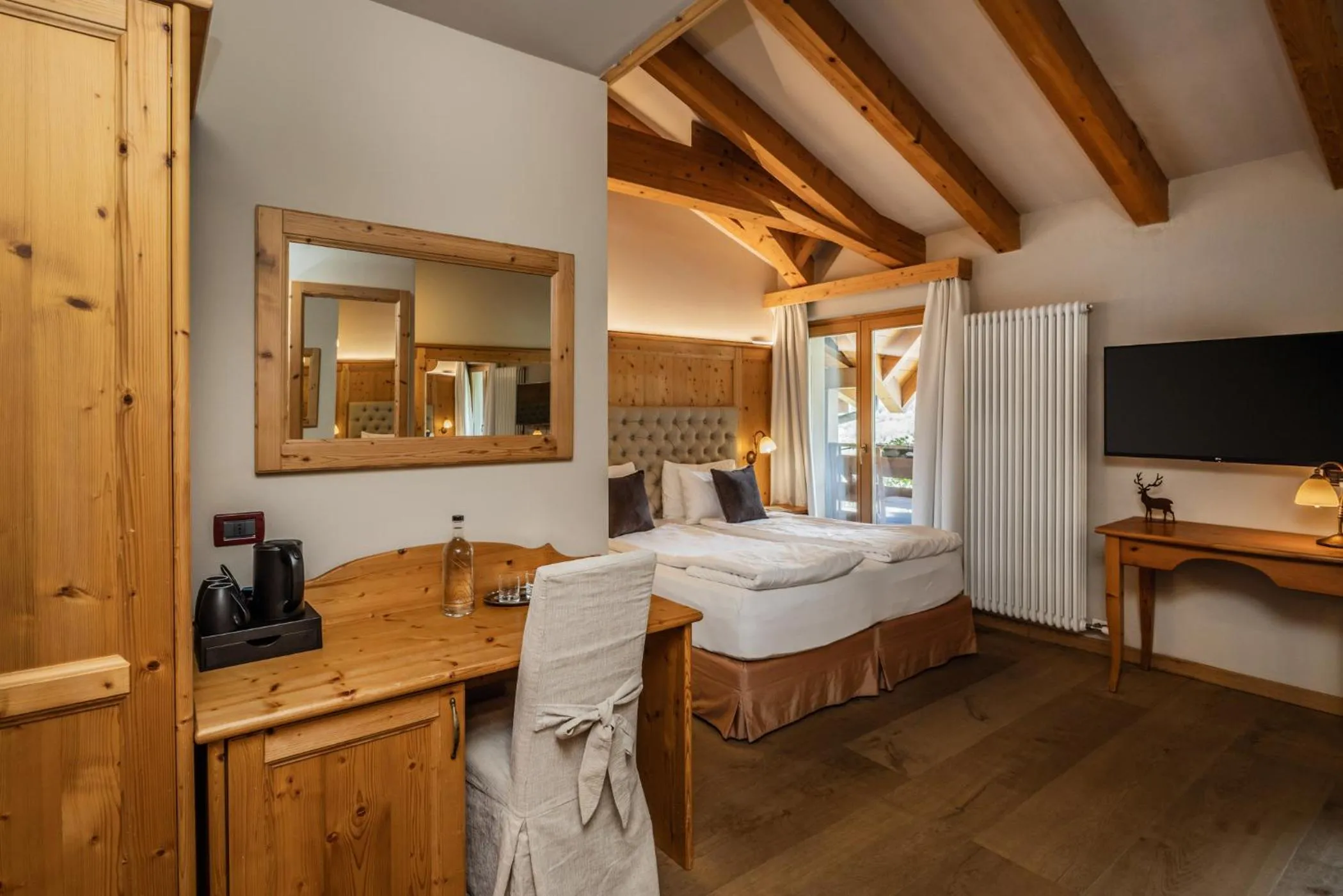 Bedroom, Bed in Boutique Hotel e Chalets Salvadori