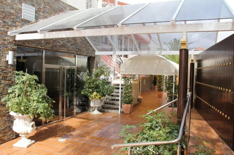 Property building in Hotel Frijon