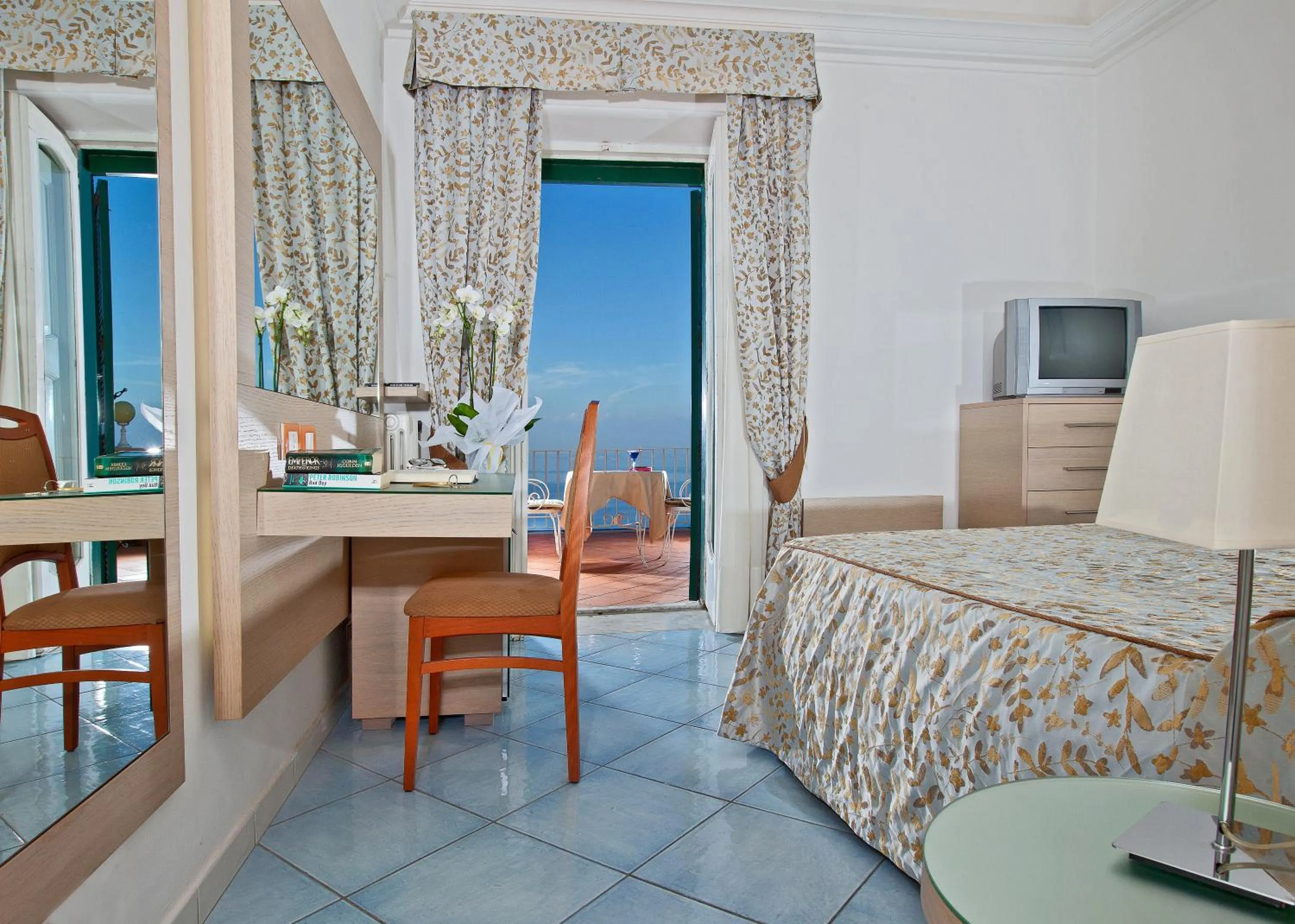 Balcony/Terrace, Bed in Hotel San Michele