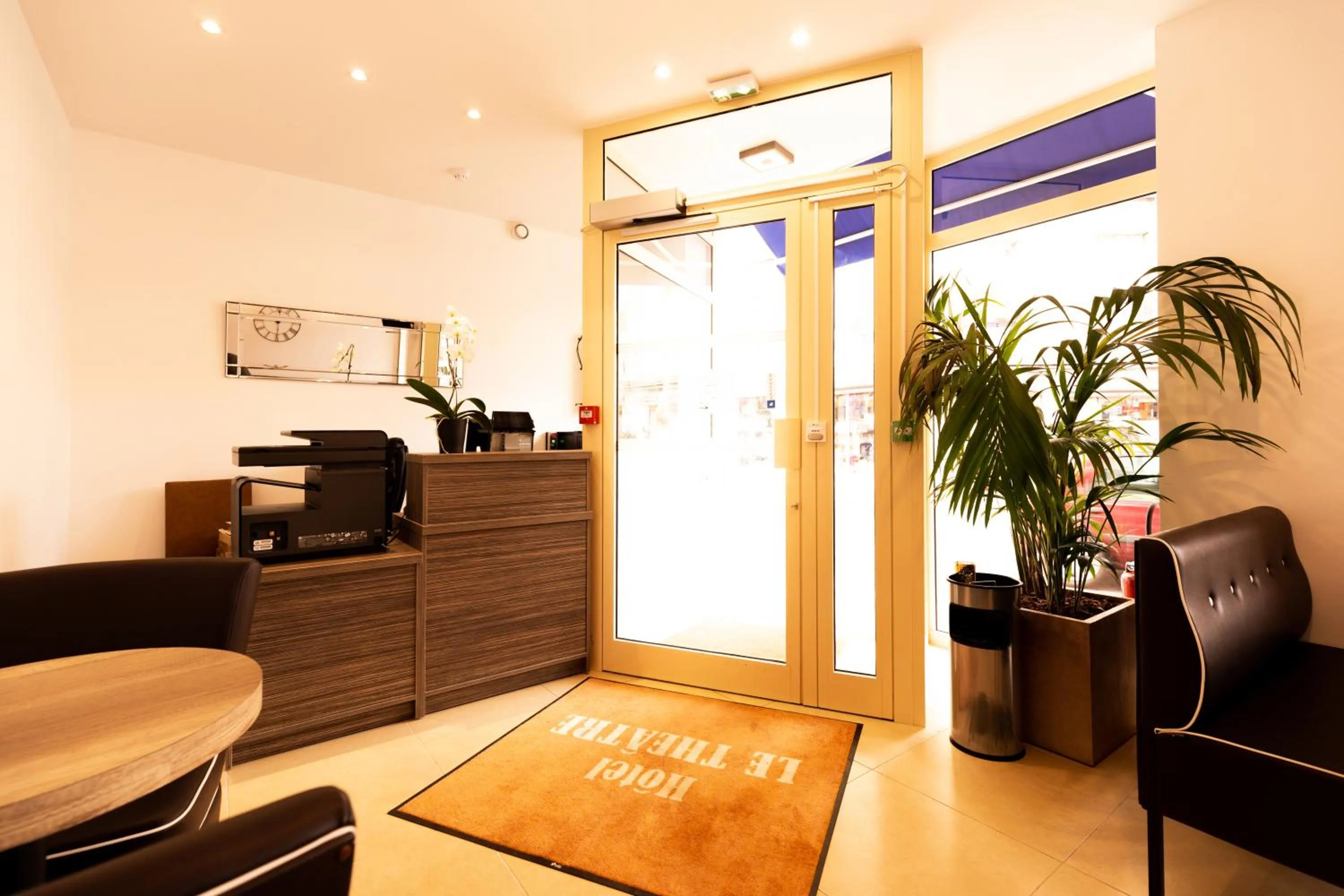 Lobby/Reception in Le Theatre