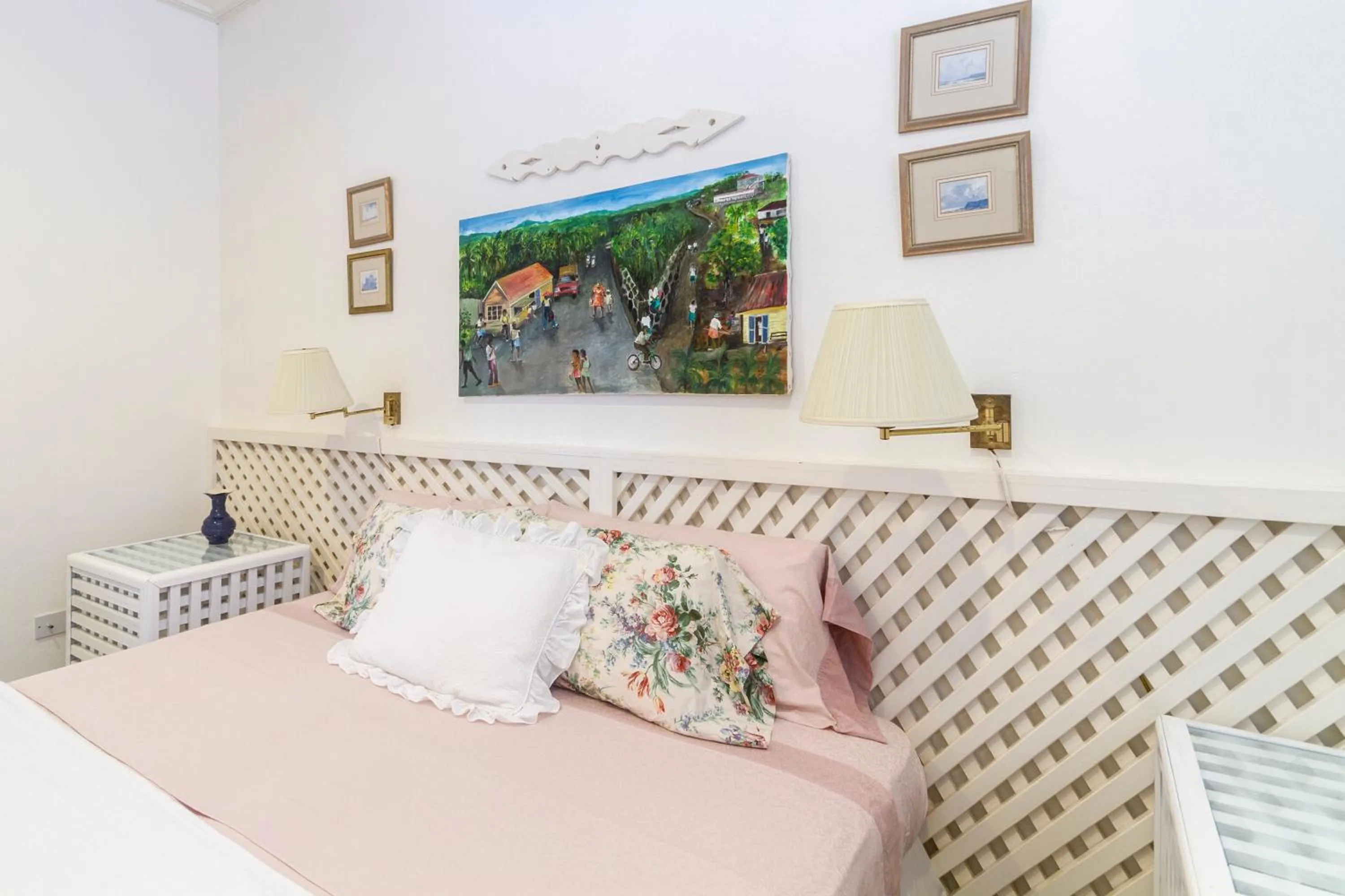 Bed in Bequia Beachfront Villas