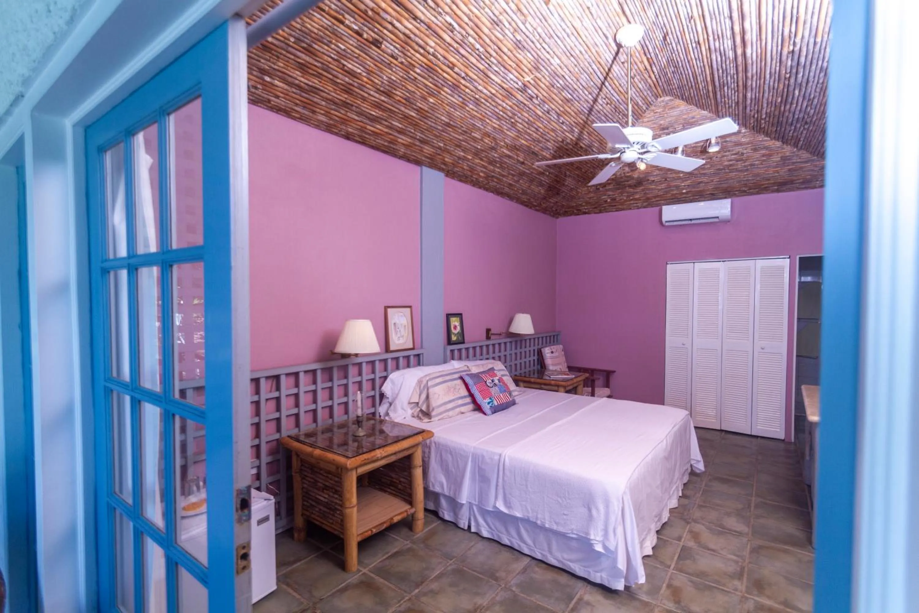Photo of the whole room, Bed in Bequia Beachfront Villas