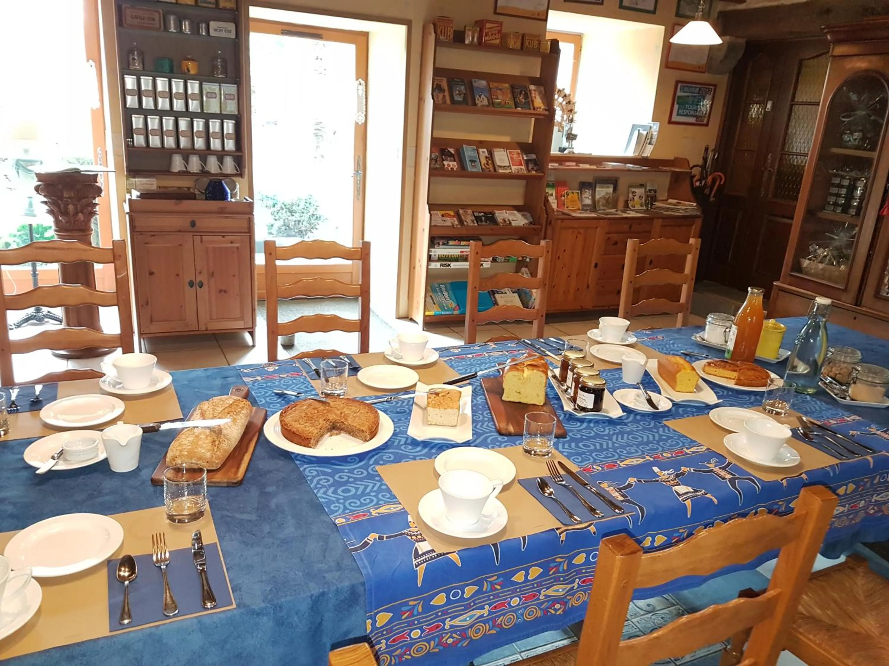 Restaurant/places to eat in Le clos du Tay