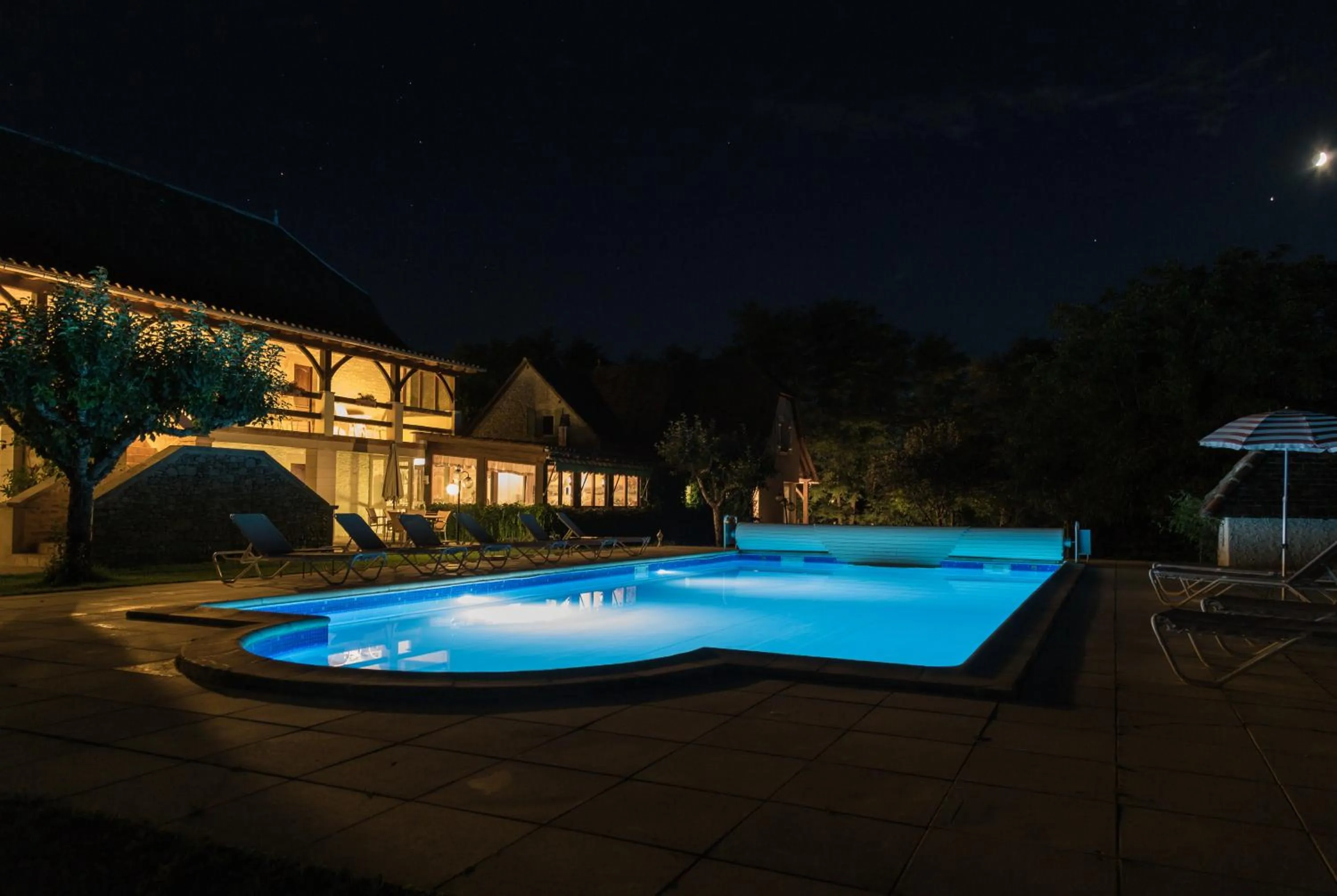 Pool view in Hôtel Le Troubadour à Rocamadour