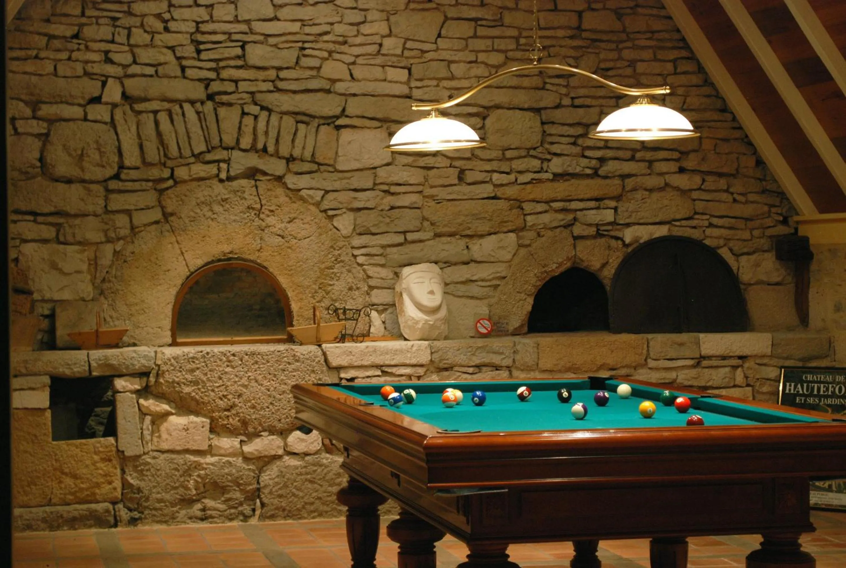 Billiard in Hôtel Le Troubadour à Rocamadour