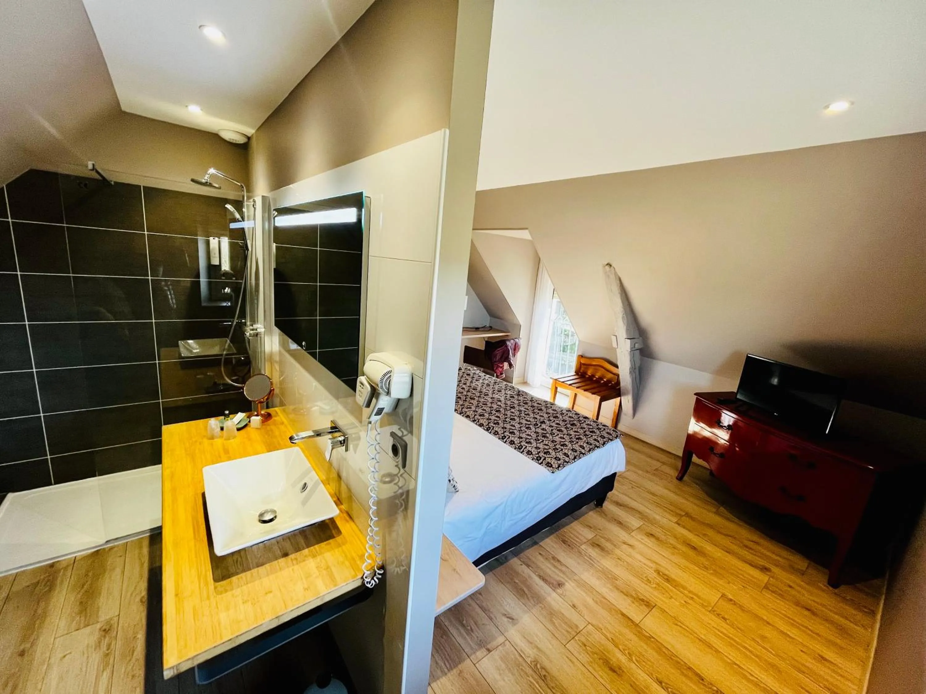 Bed in Hôtel Le Troubadour à Rocamadour