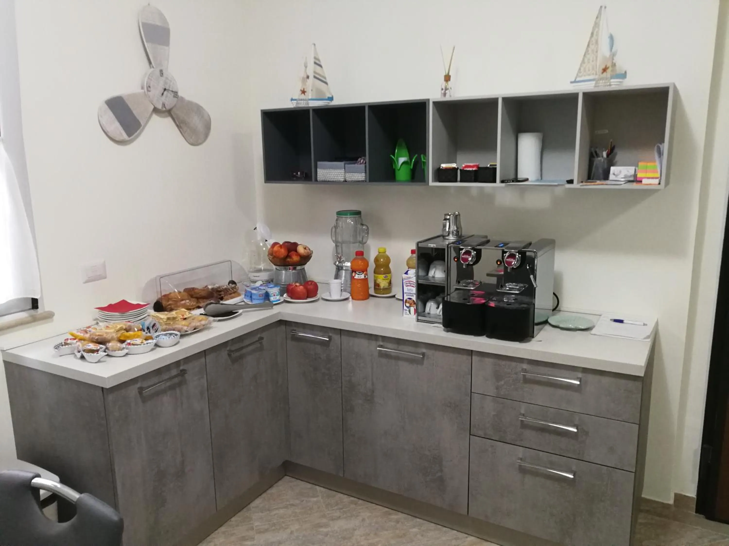 Communal lounge/ TV room in Scilla Resort