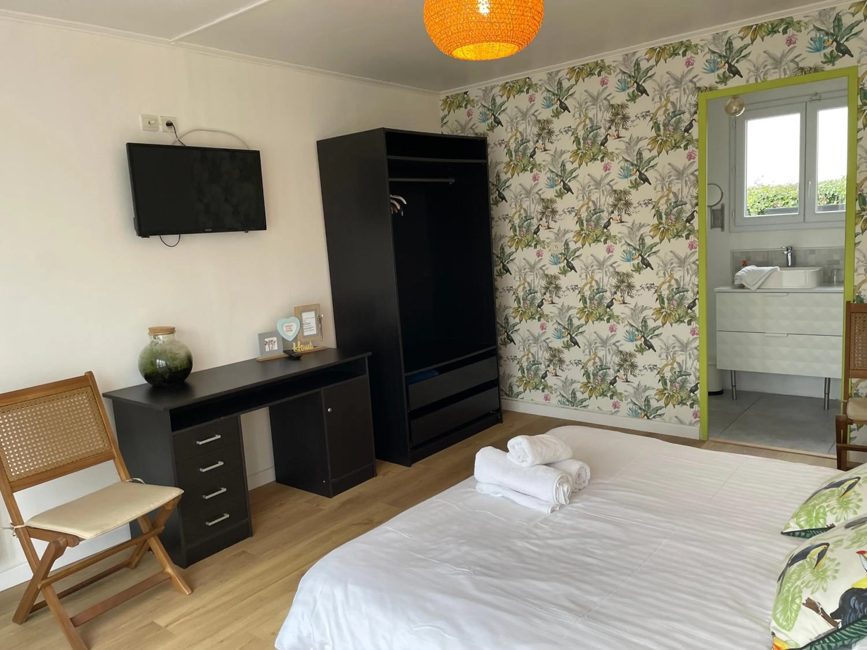 Photo of the whole room, Bed in Manoir de la Houlette