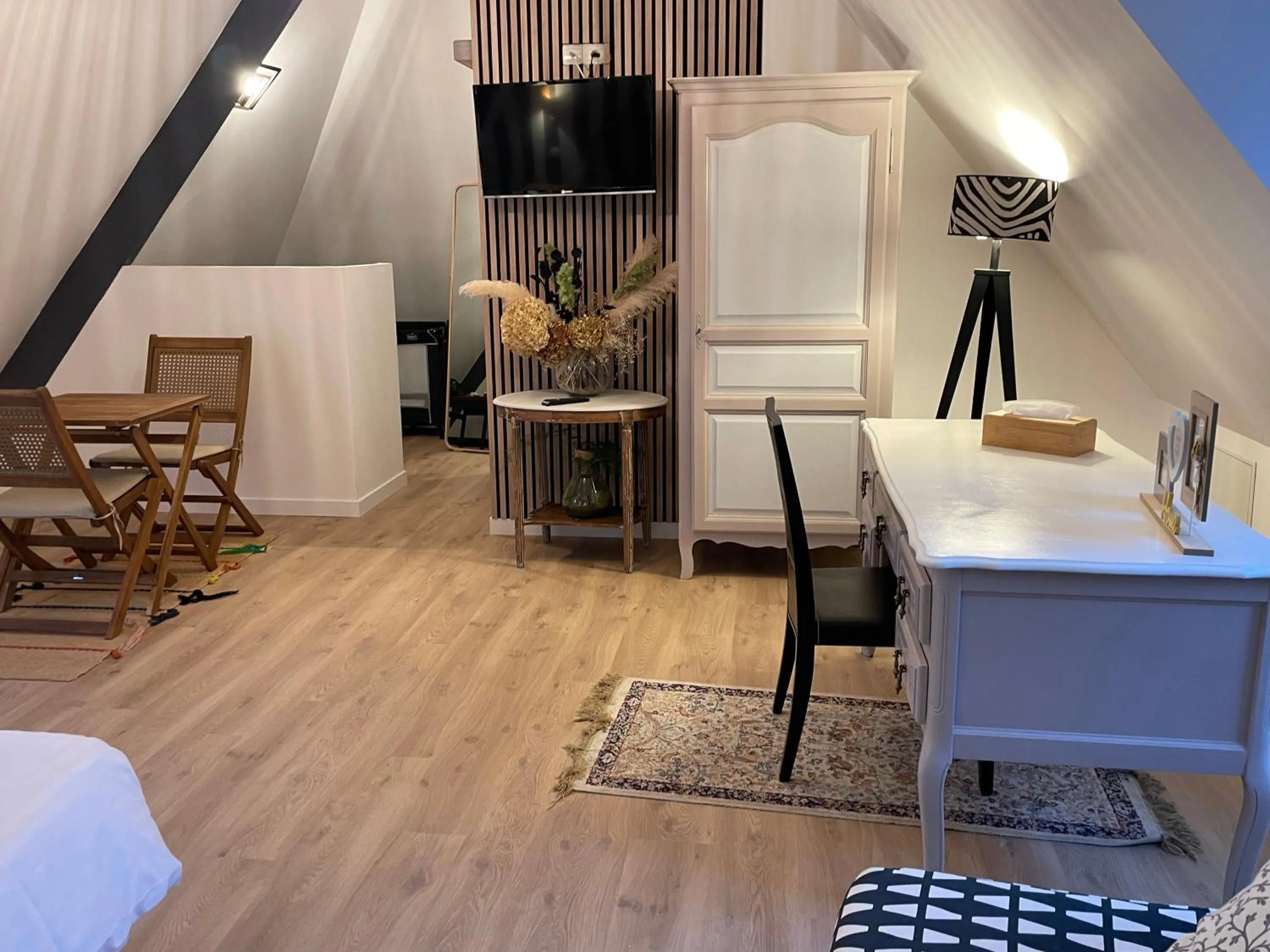 TV and multimedia in Manoir de la Houlette